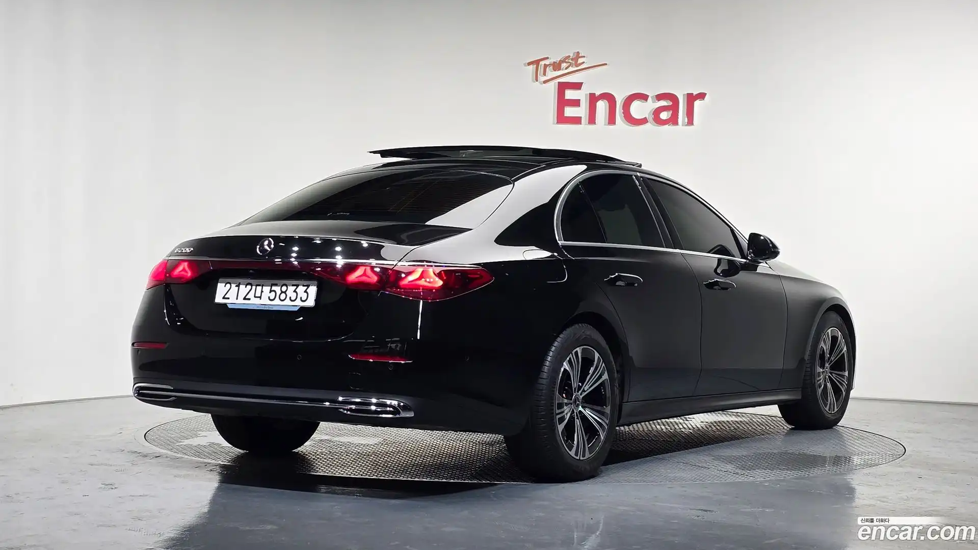 E-Class Mercedes-Benz 2025.5-OUTER-002