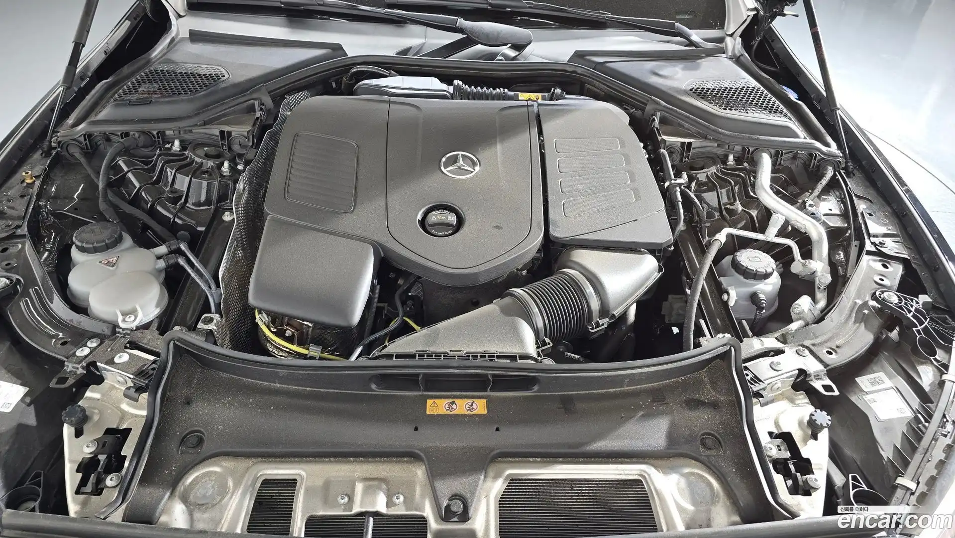 E-Class Mercedes-Benz 2025.5-OUTER-006