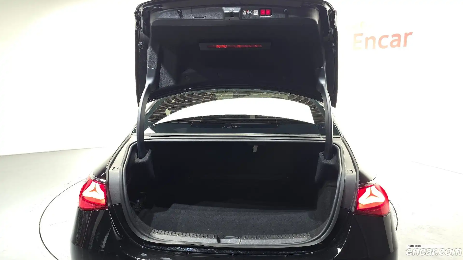 E-Class Mercedes-Benz 2025.5-OPTION-022