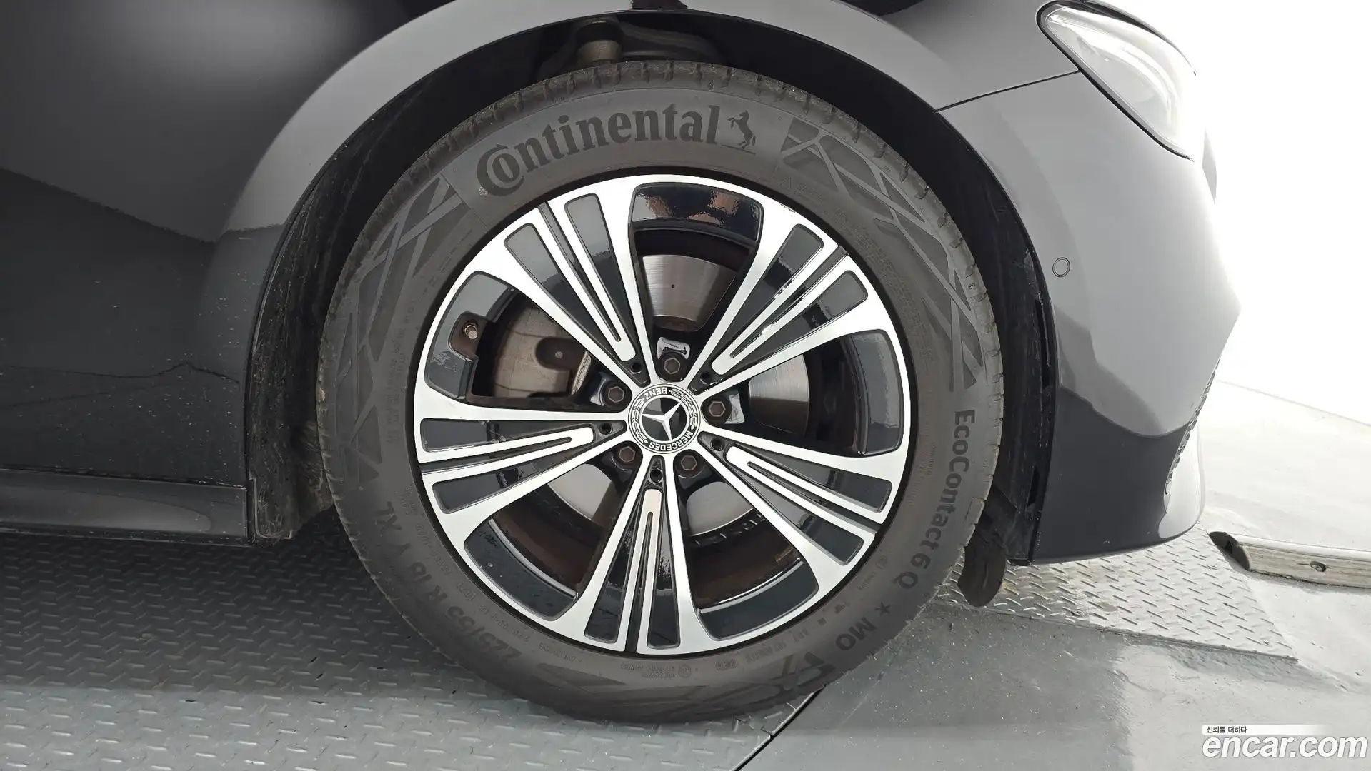 E-Class Mercedes-Benz 2025.5-OUTER-031