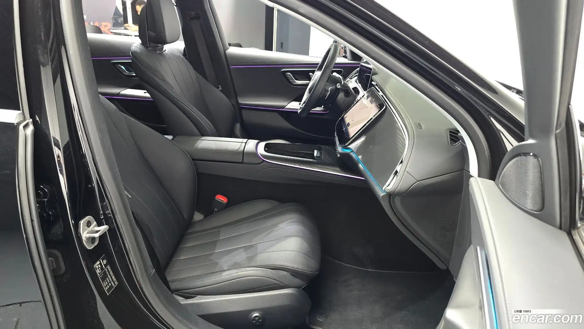 E-Class Mercedes-Benz 2025.5-INNER-036