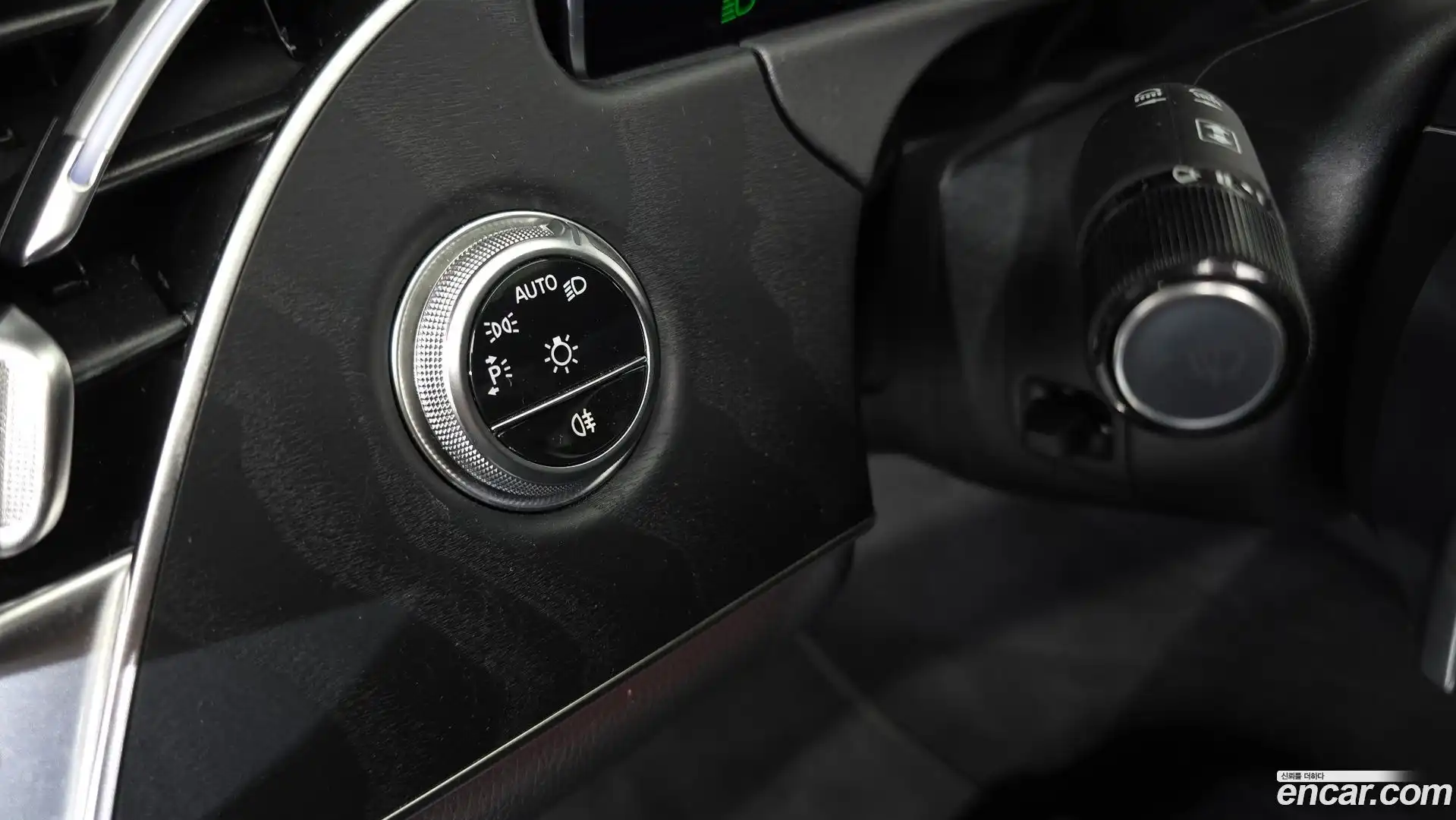 E-Class Mercedes-Benz 2025.5-OPTION-040