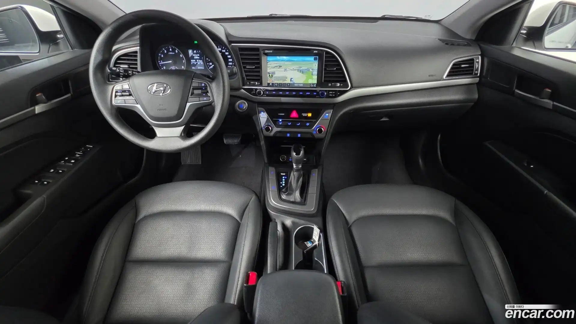 AVANTE Hyundai 2017.2-INNER-007