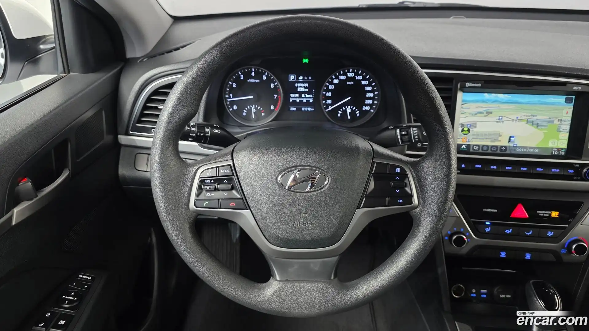 AVANTE Hyundai 2017.2-OPTION-018
