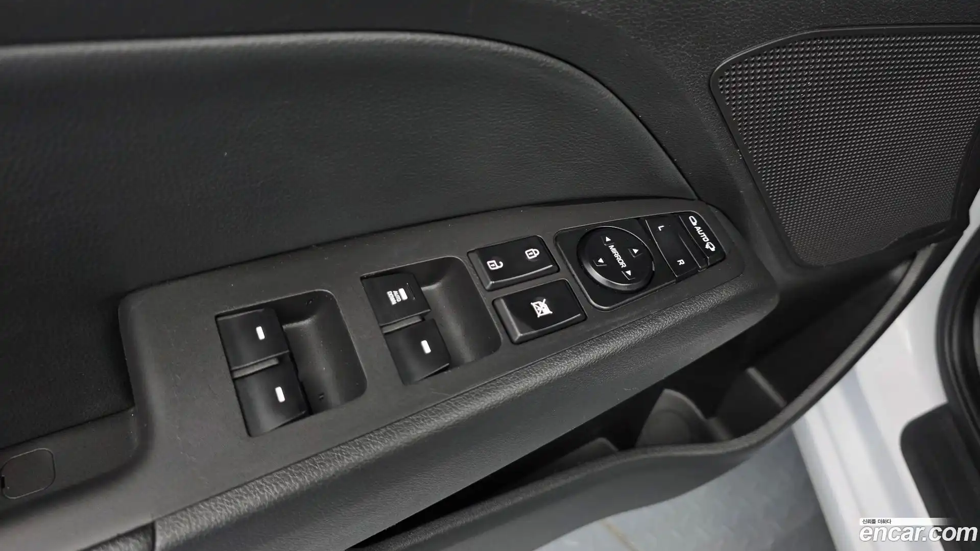 AVANTE Hyundai 2017.2-OPTION-023