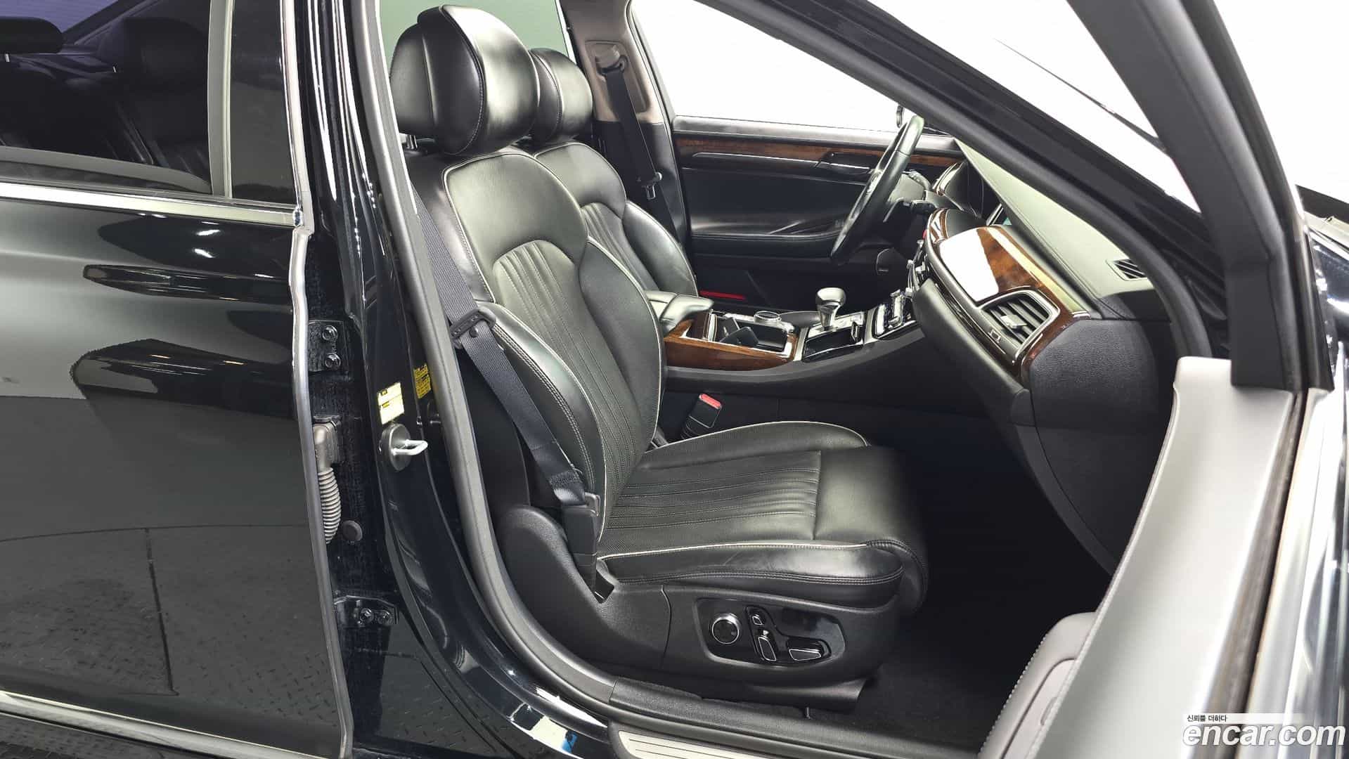 EQ900 Genesis 2017.0-INNER-036