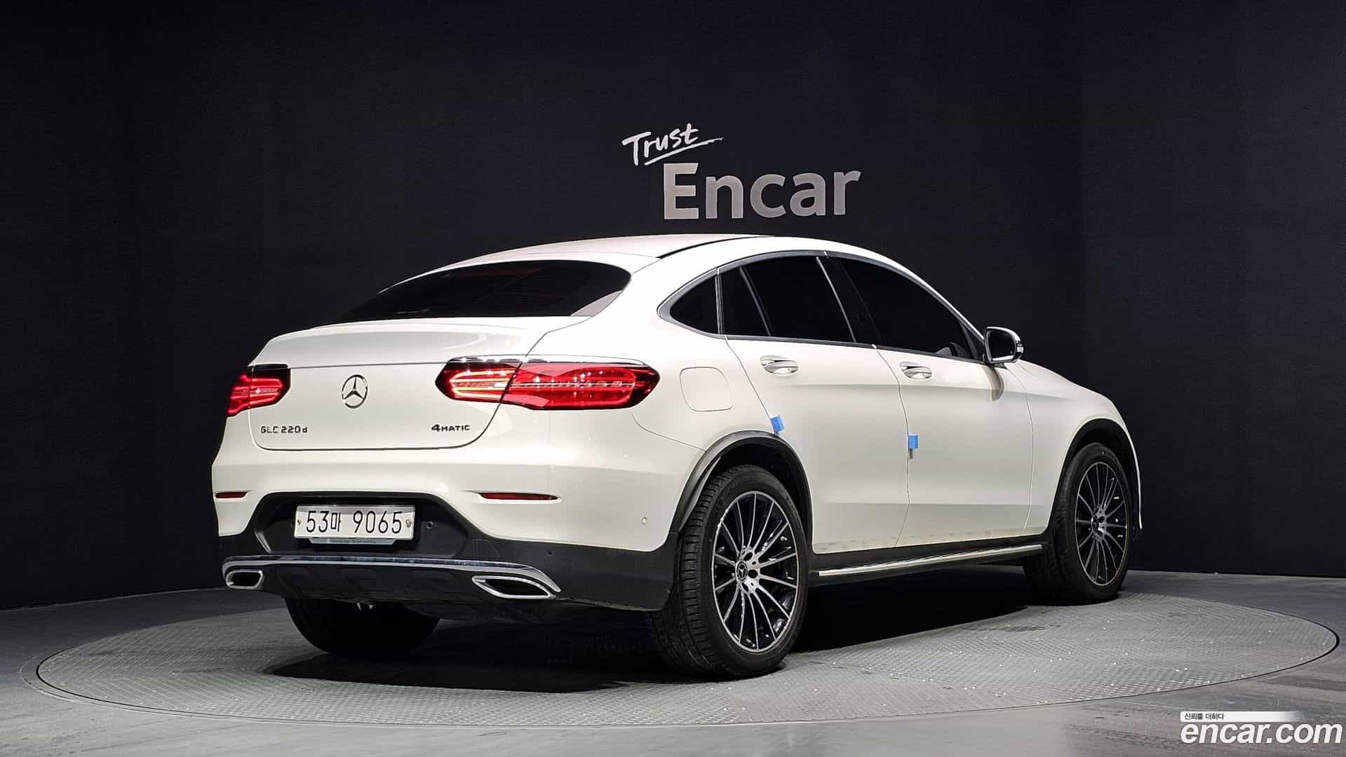 GLC-Class Mercedes-Benz 2017.4-OUTER-002