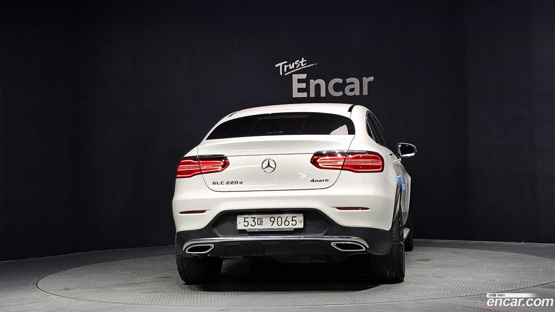GLC-Class Mercedes-Benz 2017.4-OUTER-004