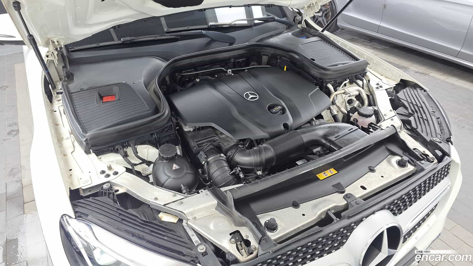 GLC-Class Mercedes-Benz 2017.4-OUTER-006