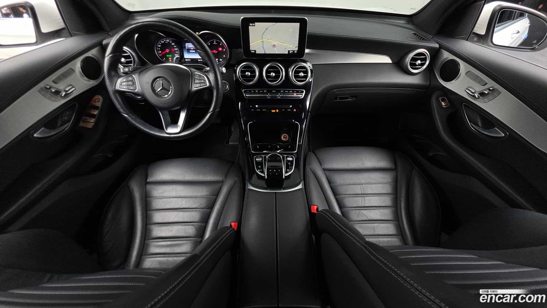 GLC-Class Mercedes-Benz 2017.4-INNER-007