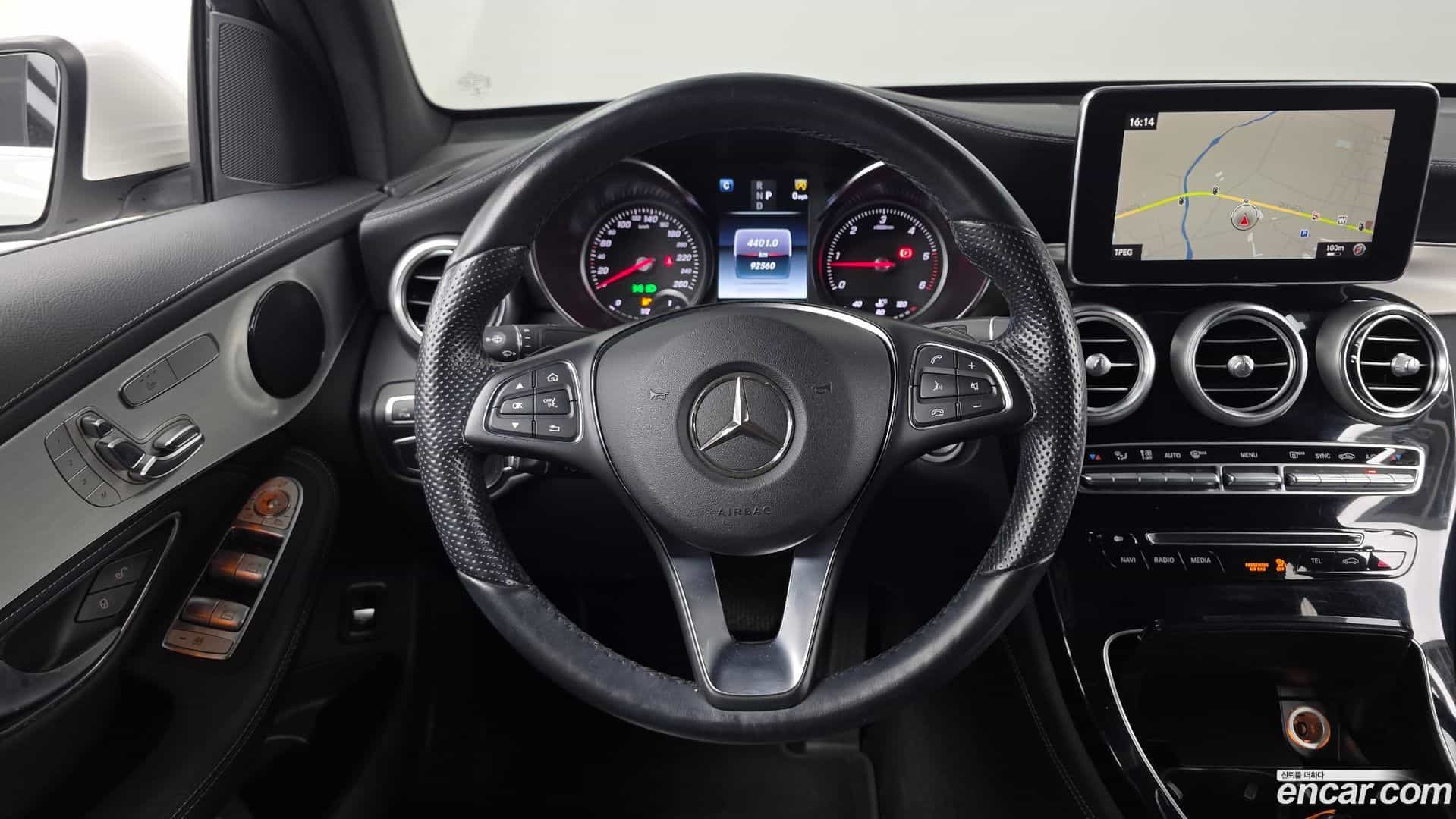 GLC-Class Mercedes-Benz 2017.4-OPTION-017