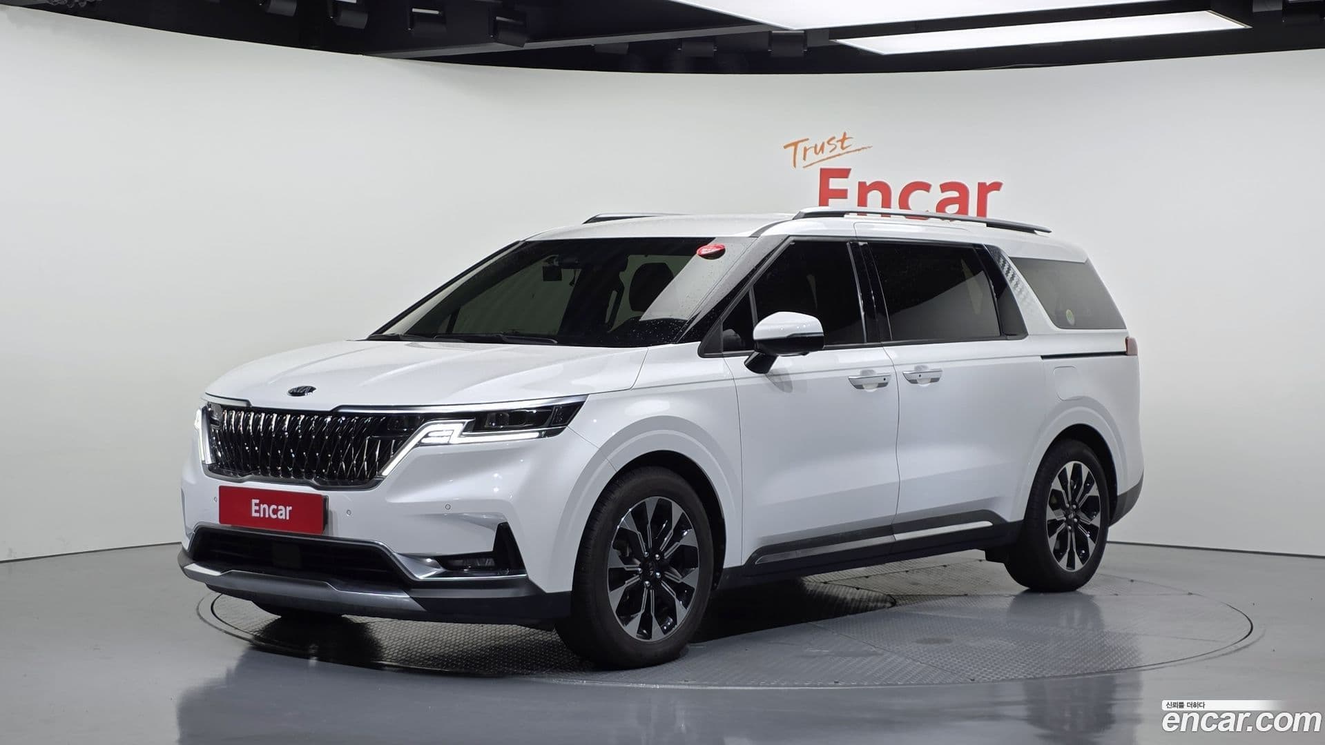 Main__Slider__Photo:Canival Kia 2021.3-0