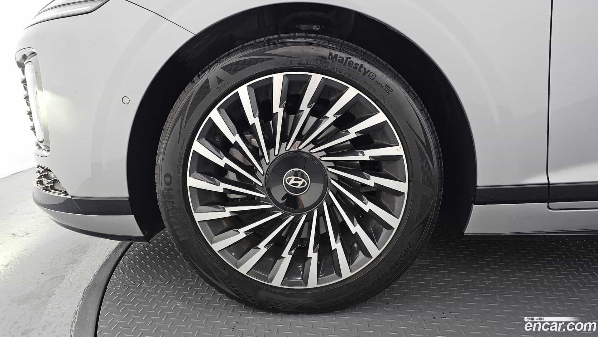 Grandeur Hyundai 2023.2-OUTER-005