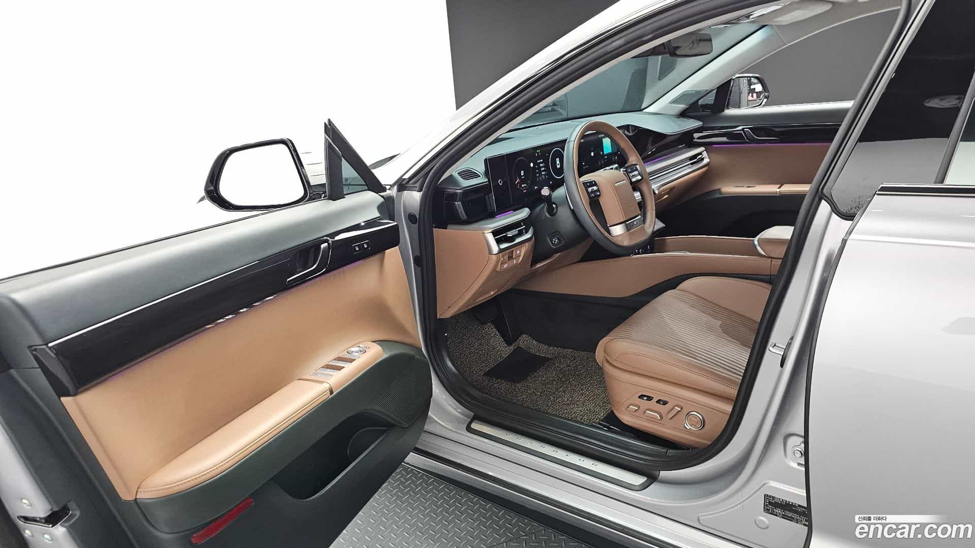Grandeur Hyundai 2023.2-INNER-010