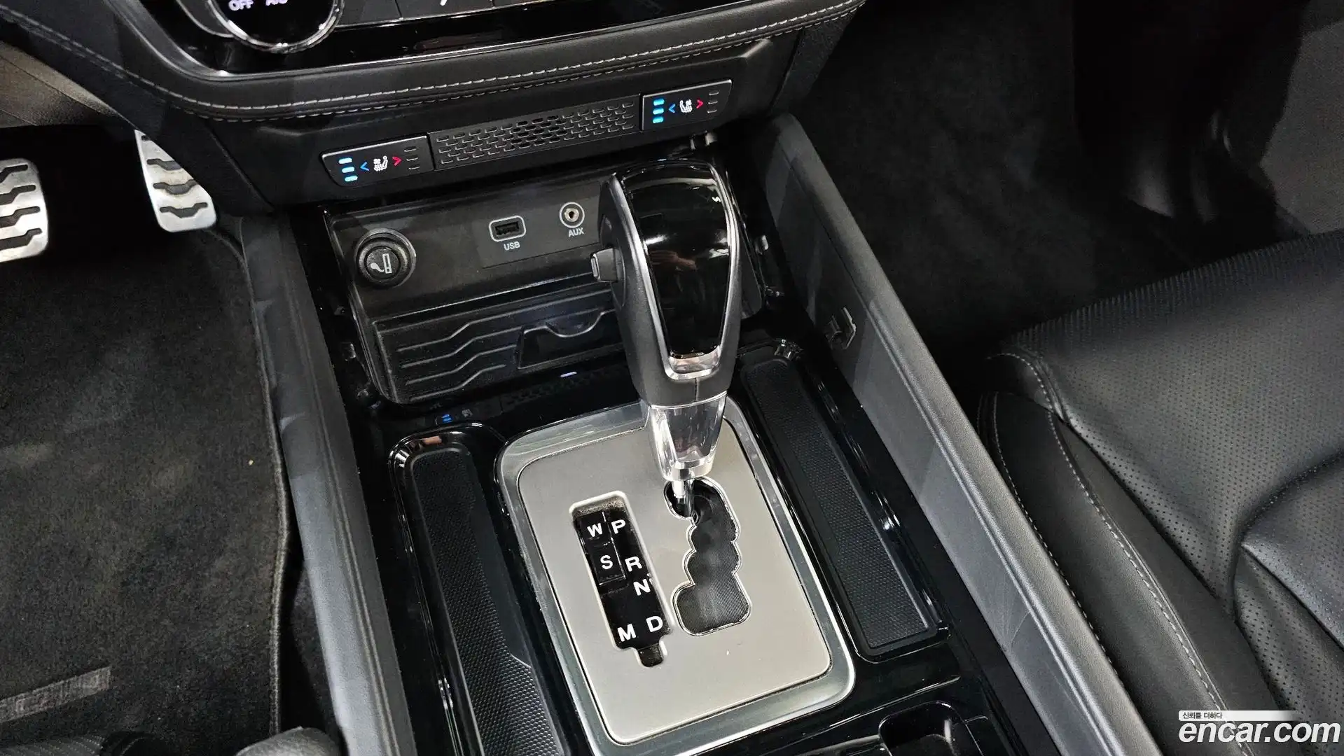Rexton KG Mobility 2017.10-INNER-009