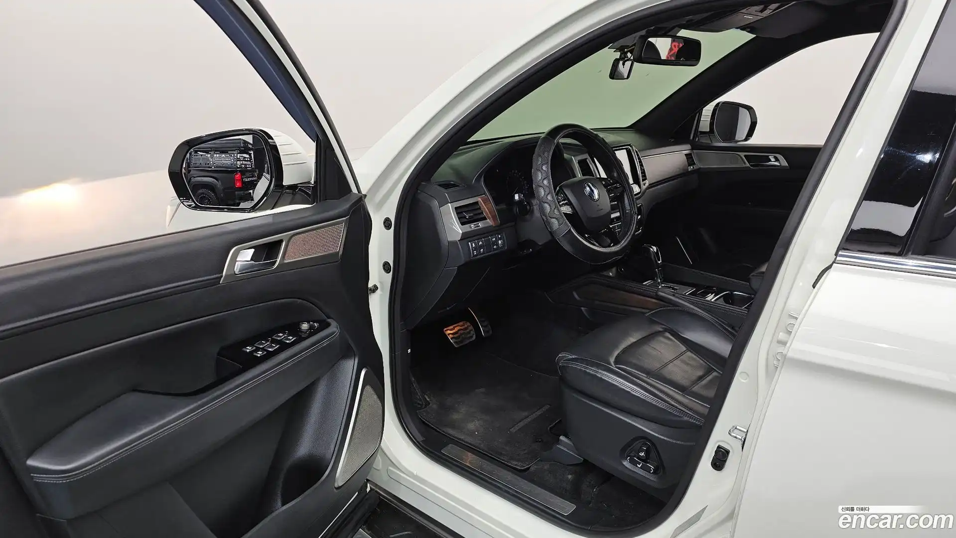 Rexton KG Mobility 2017.10-INNER-010