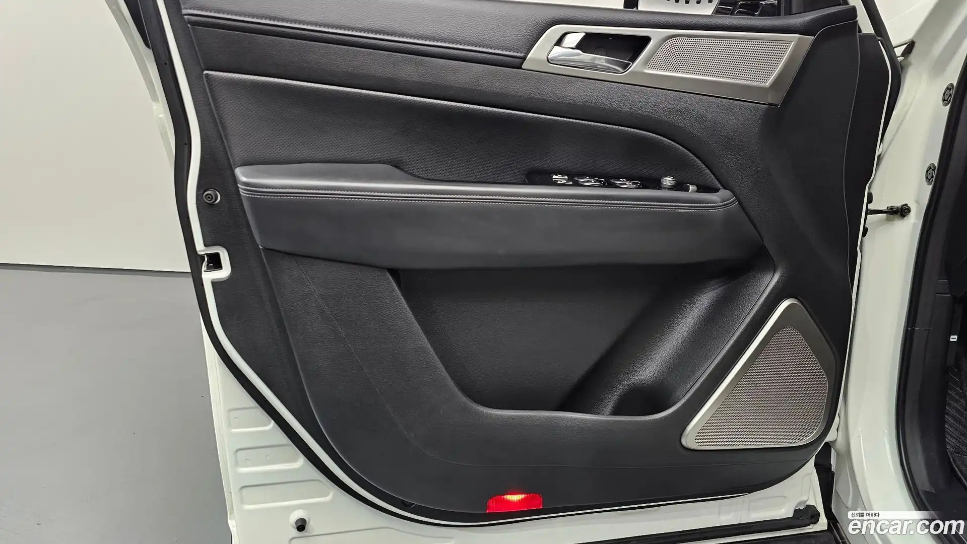 Rexton KG Mobility 2017.10-INNER-034