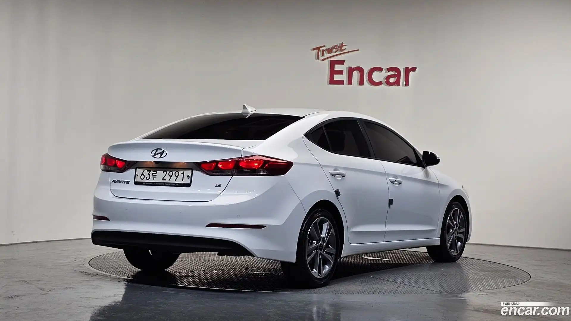 AVANTE Hyundai 2018.8-OUTER-002