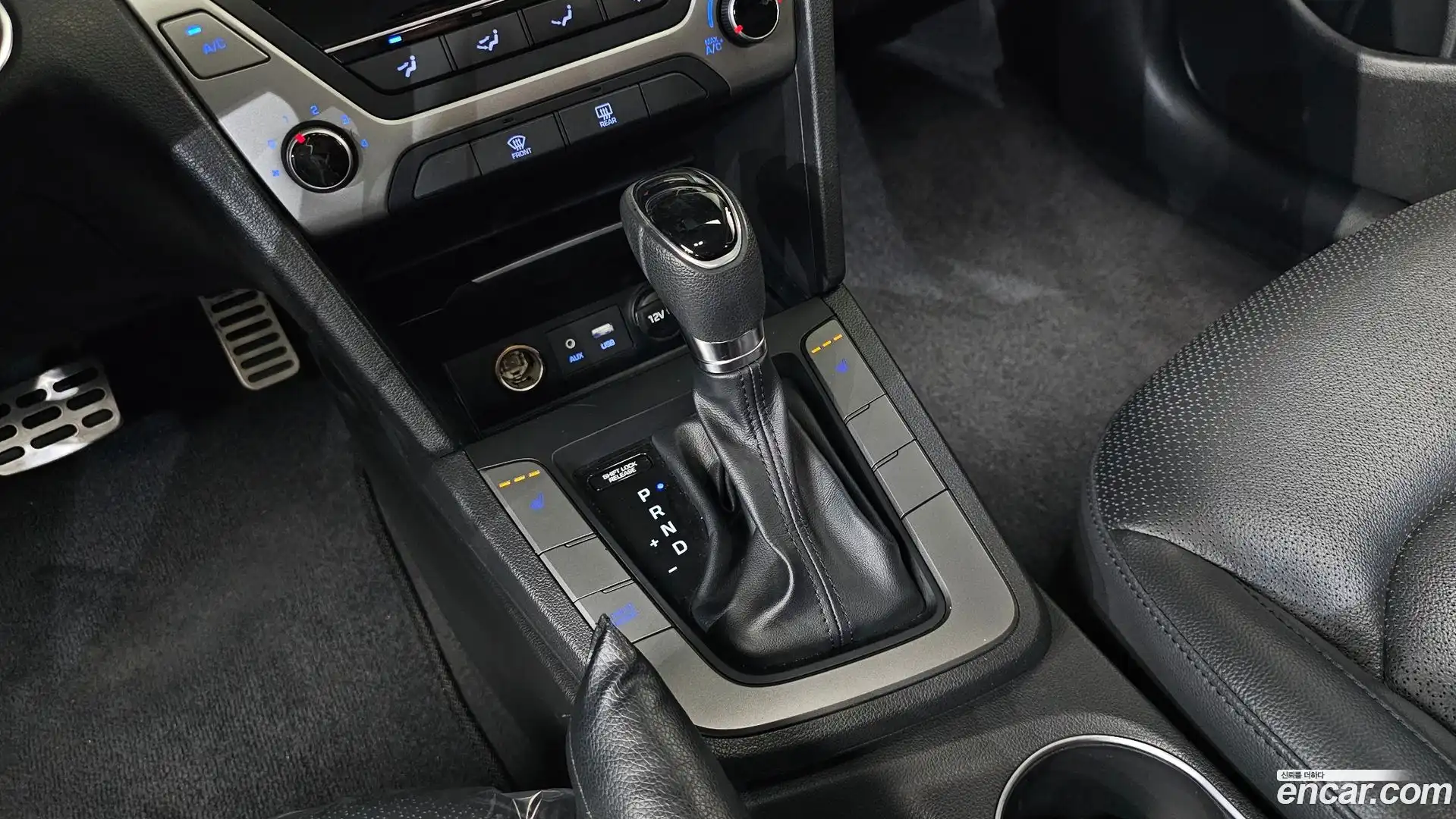 AVANTE Hyundai 2018.8-INNER-009