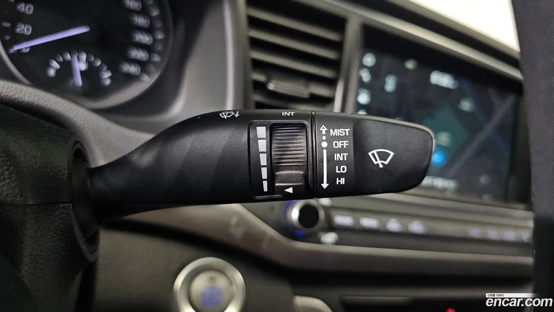 AVANTE Hyundai 2018.8-OPTION-024