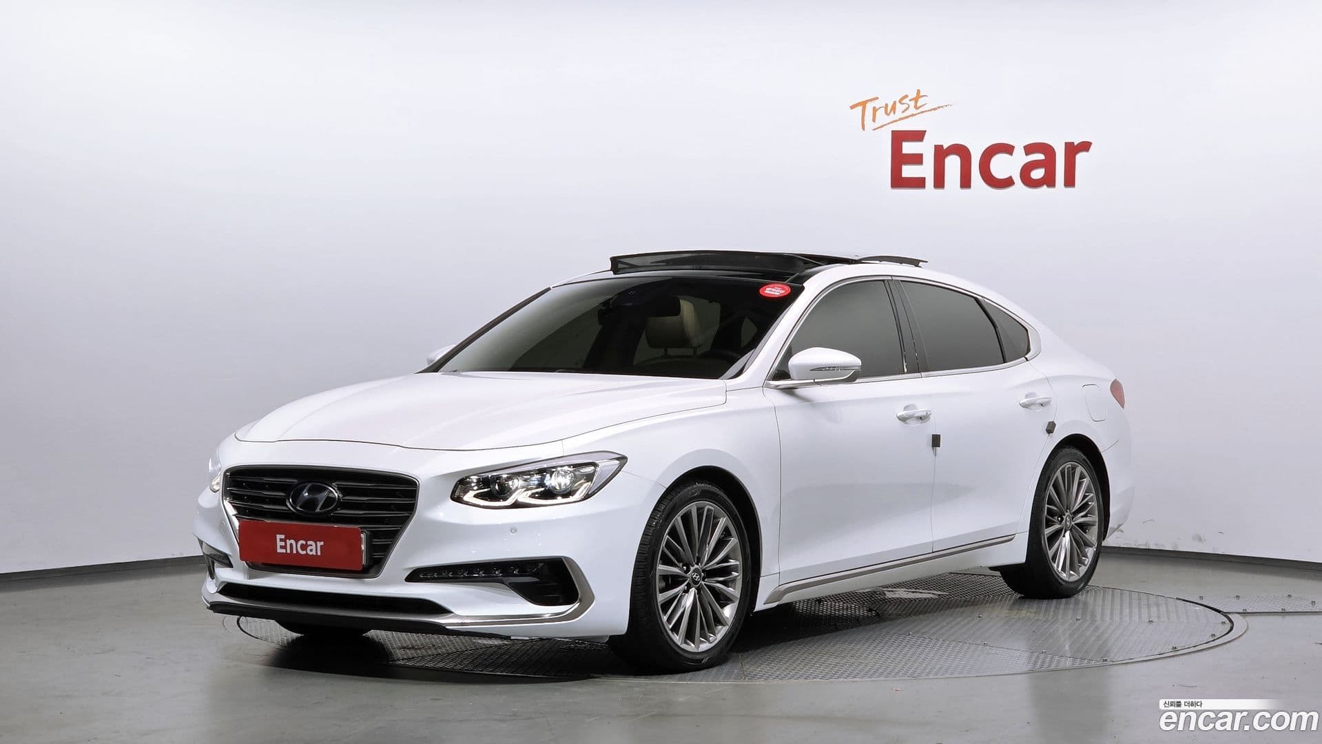 Main__Slider__Photo:Grandeur Hyundai 2018.7-0
