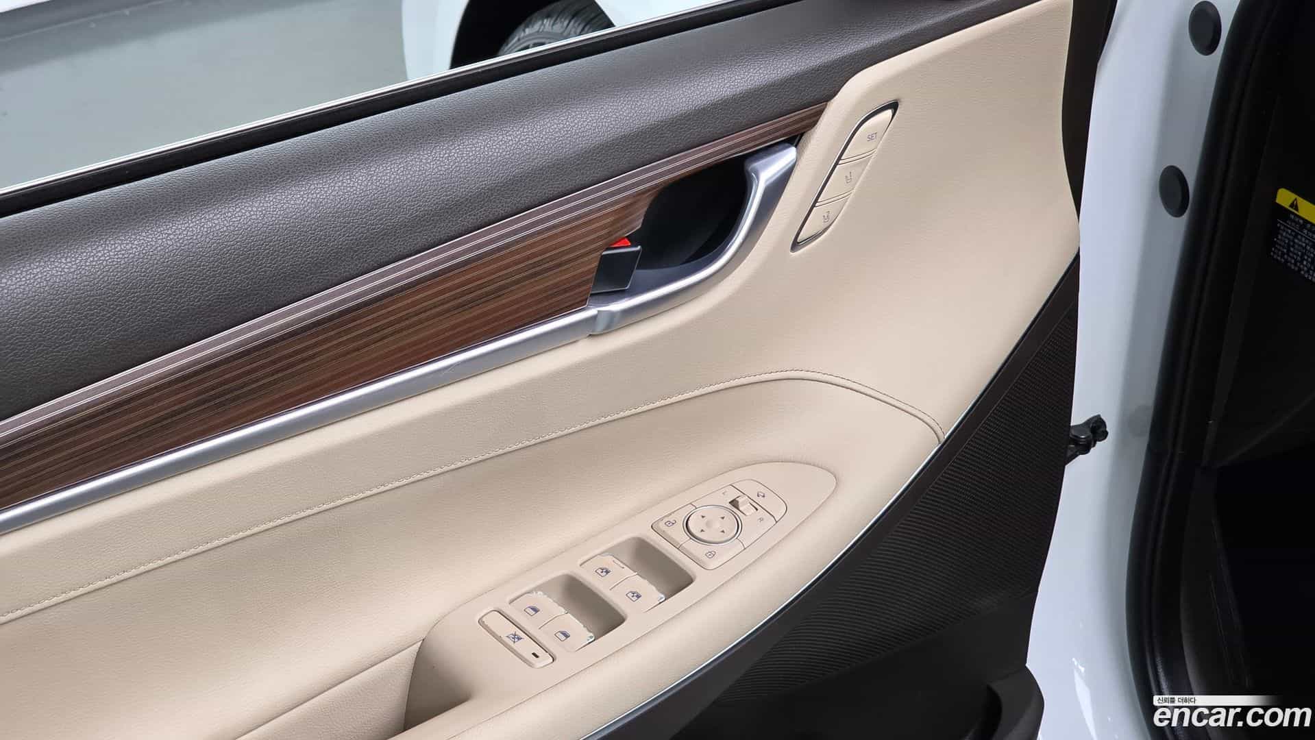 Grandeur Hyundai 2018.7-OPTION-020
