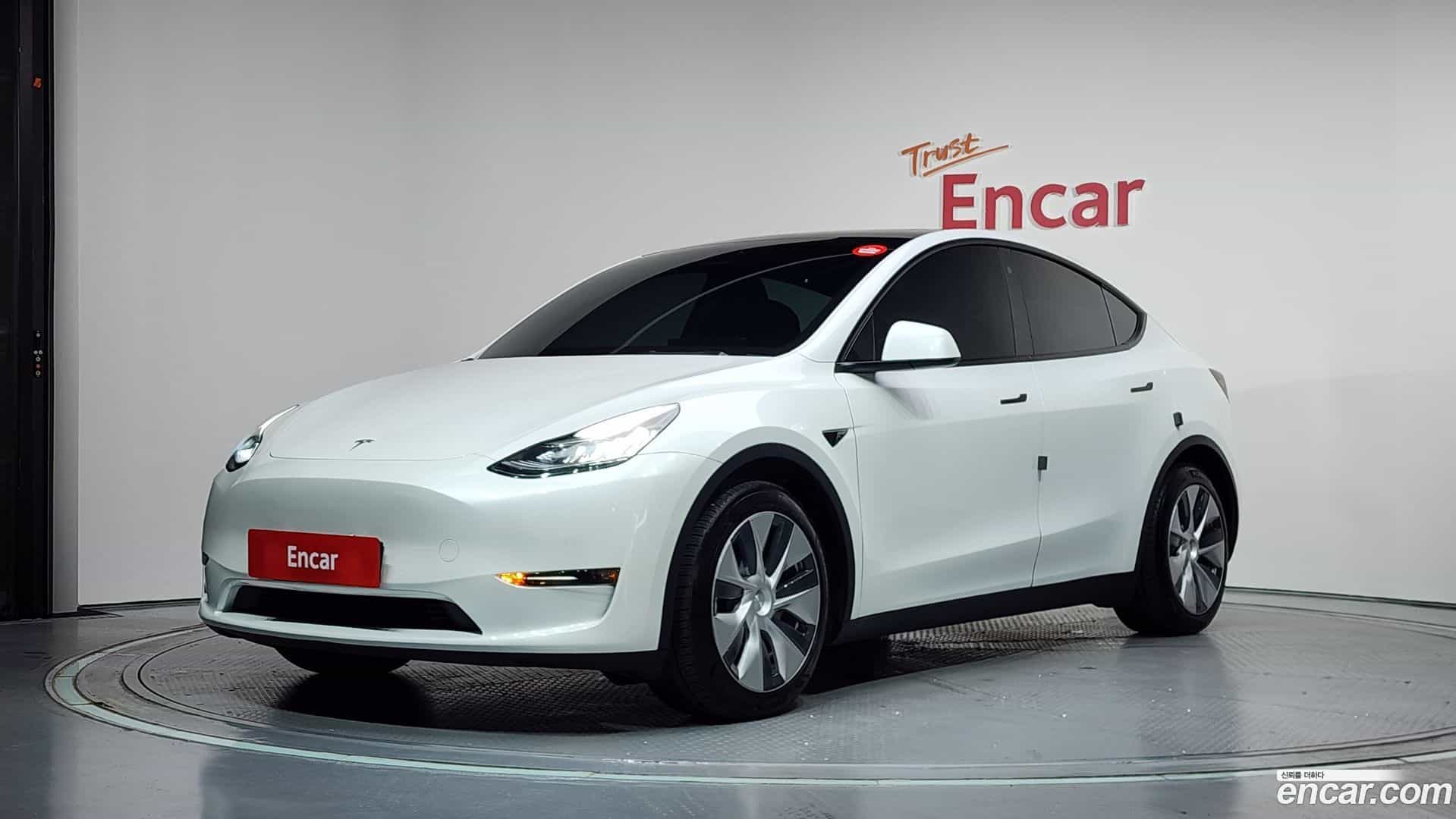 Model Y Tesla 2021.4-OUTER-001