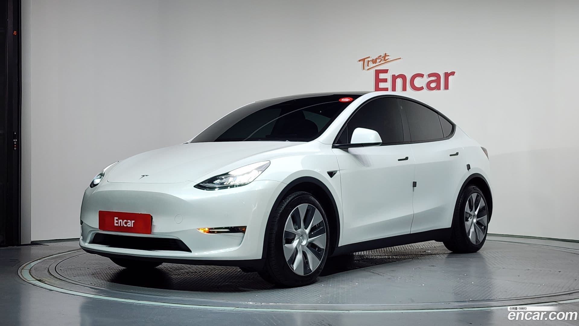 Main__Slider__Photo:Model Y Tesla 2021.4-0