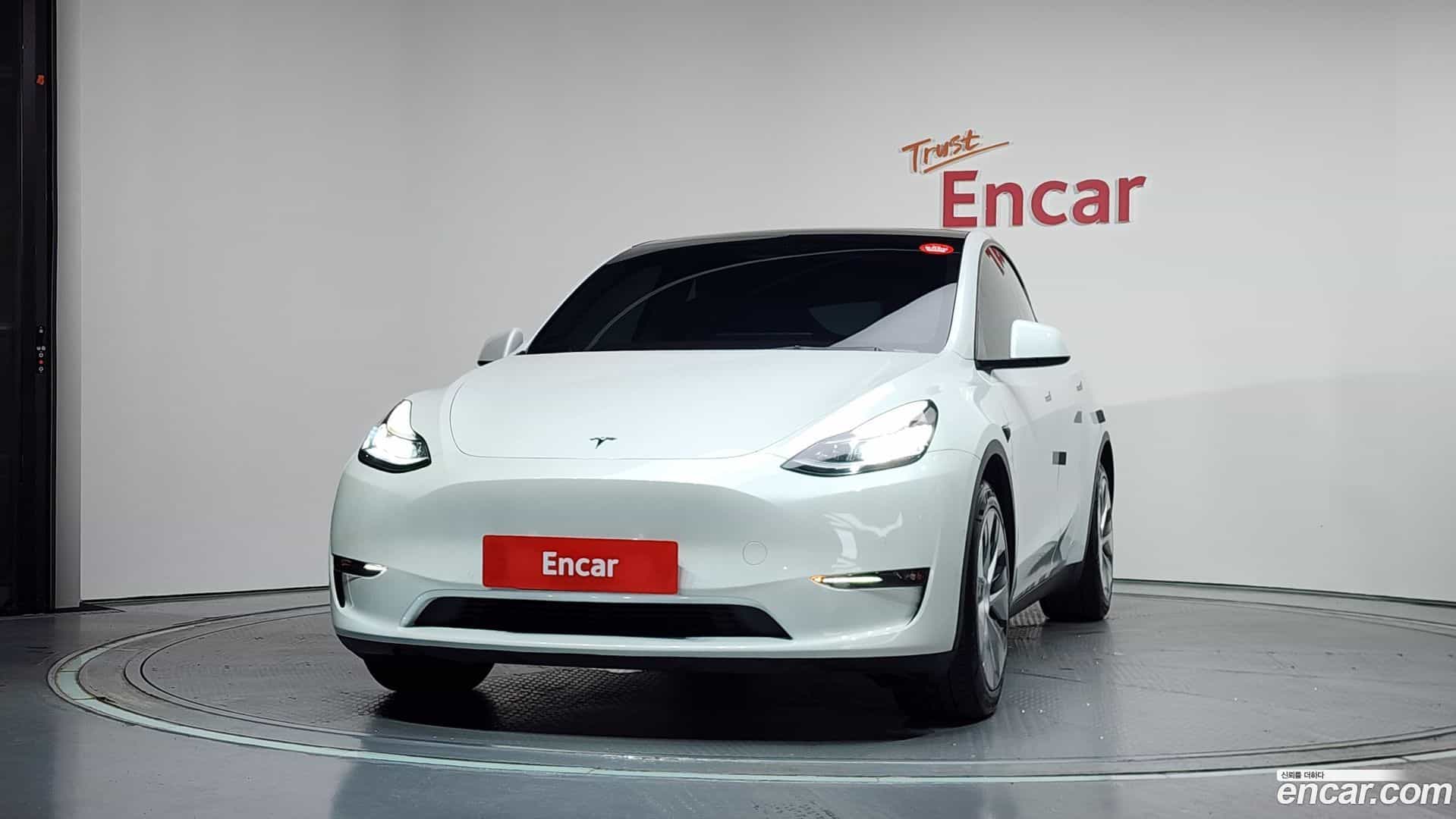 Model Y Tesla 2021.4-OUTER-003
