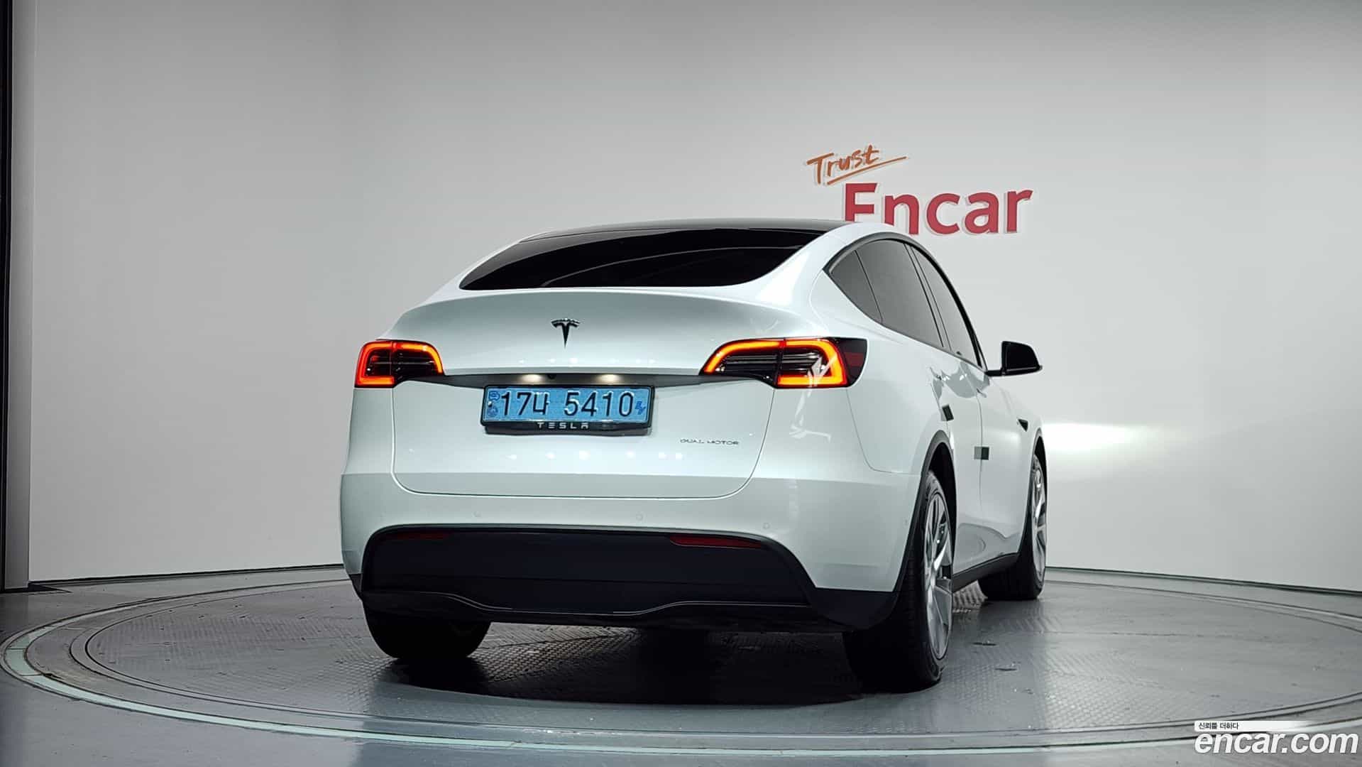 Model Y Tesla 2021.4-OUTER-004