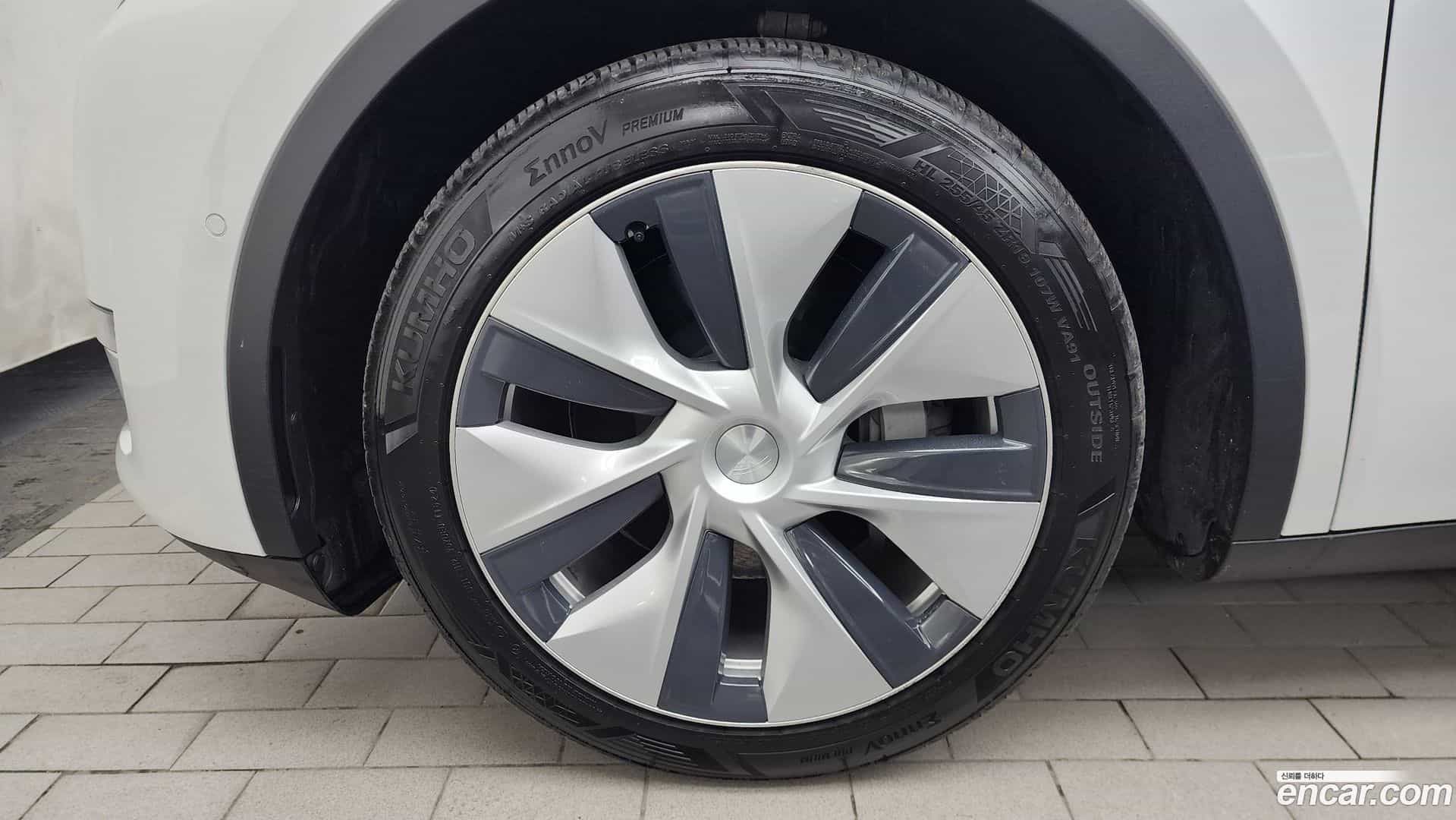 Model Y Tesla 2021.4-OUTER-005