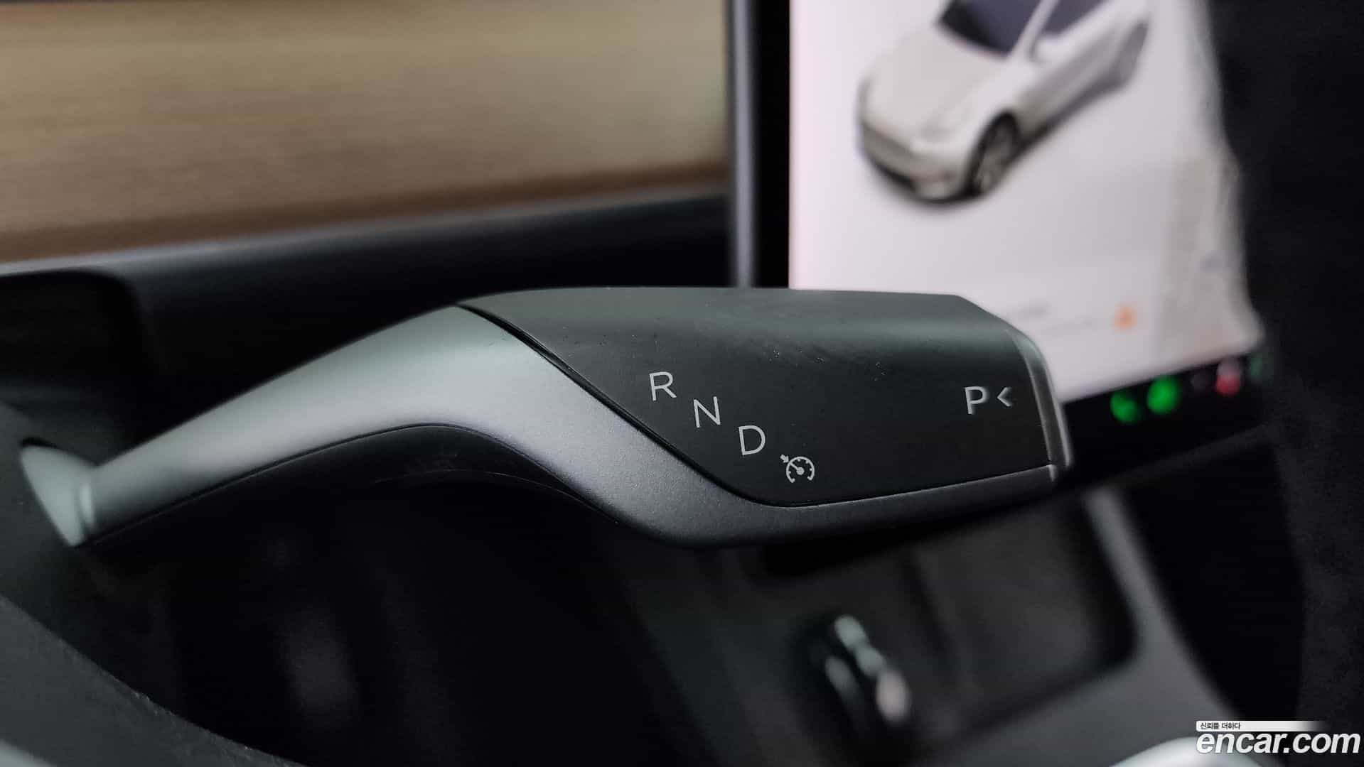Model Y Tesla 2021.4-INNER-009
