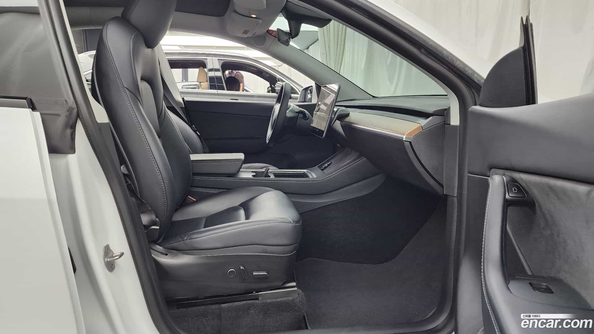 Model Y Tesla 2021.4-OPTION-015