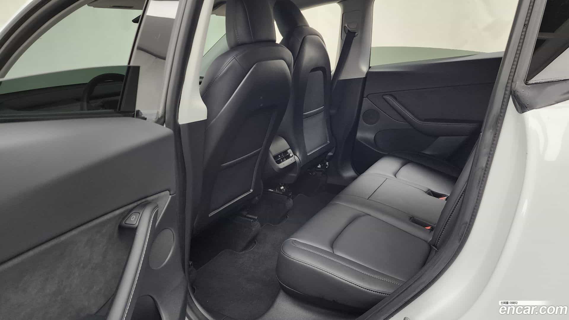 Model Y Tesla 2021.4-OPTION-016