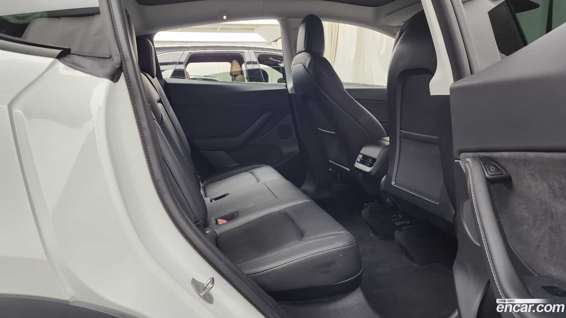 Model Y Tesla 2021.4-INNER-036