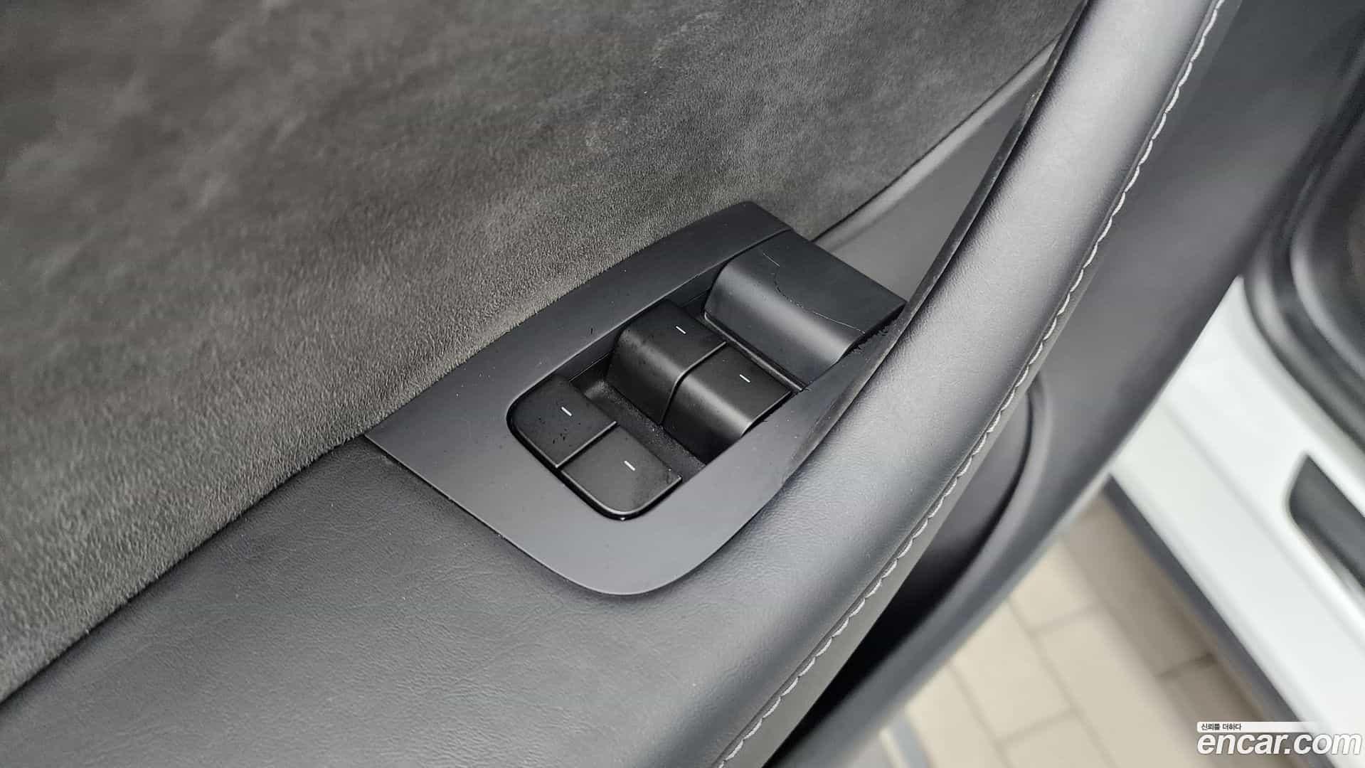 Model Y Tesla 2021.4-OPTION-040