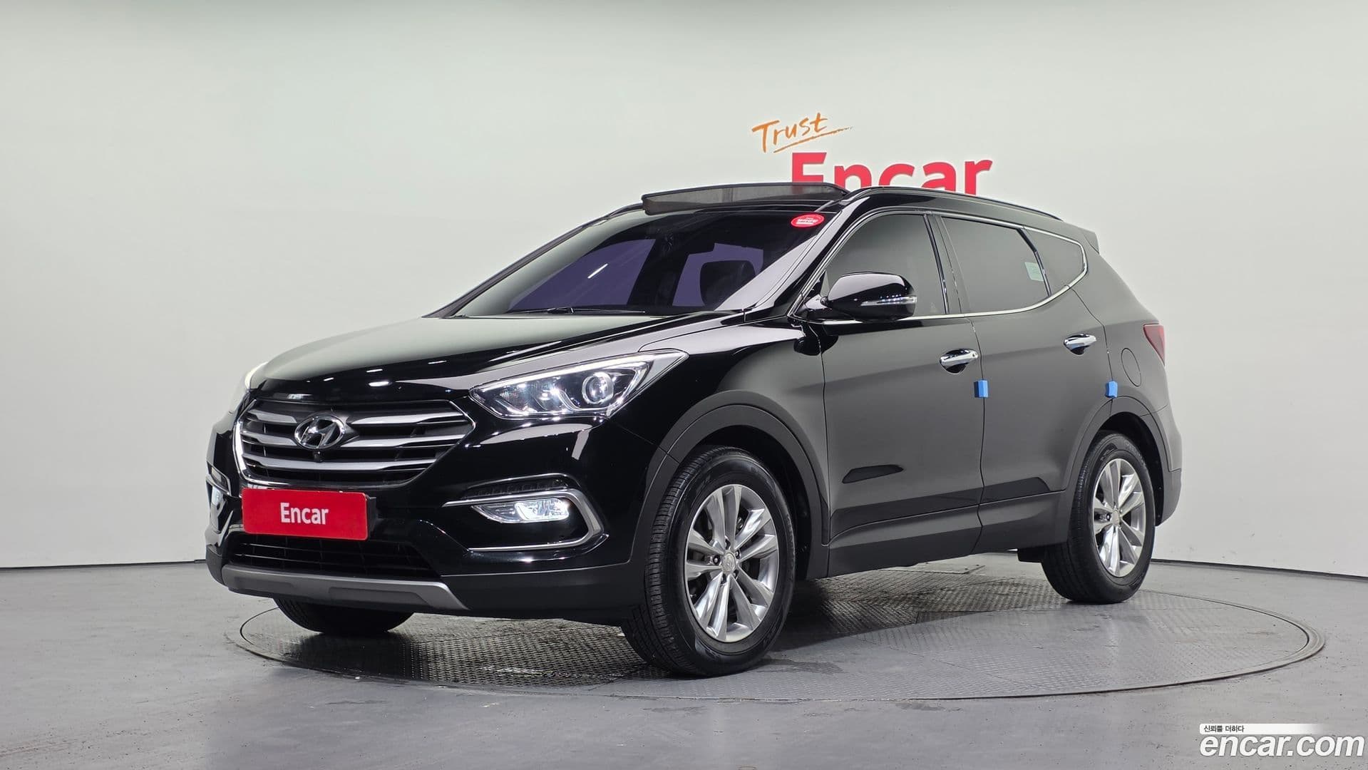 Main__Slider__Photo:Santafe Hyundai 2016.3-0