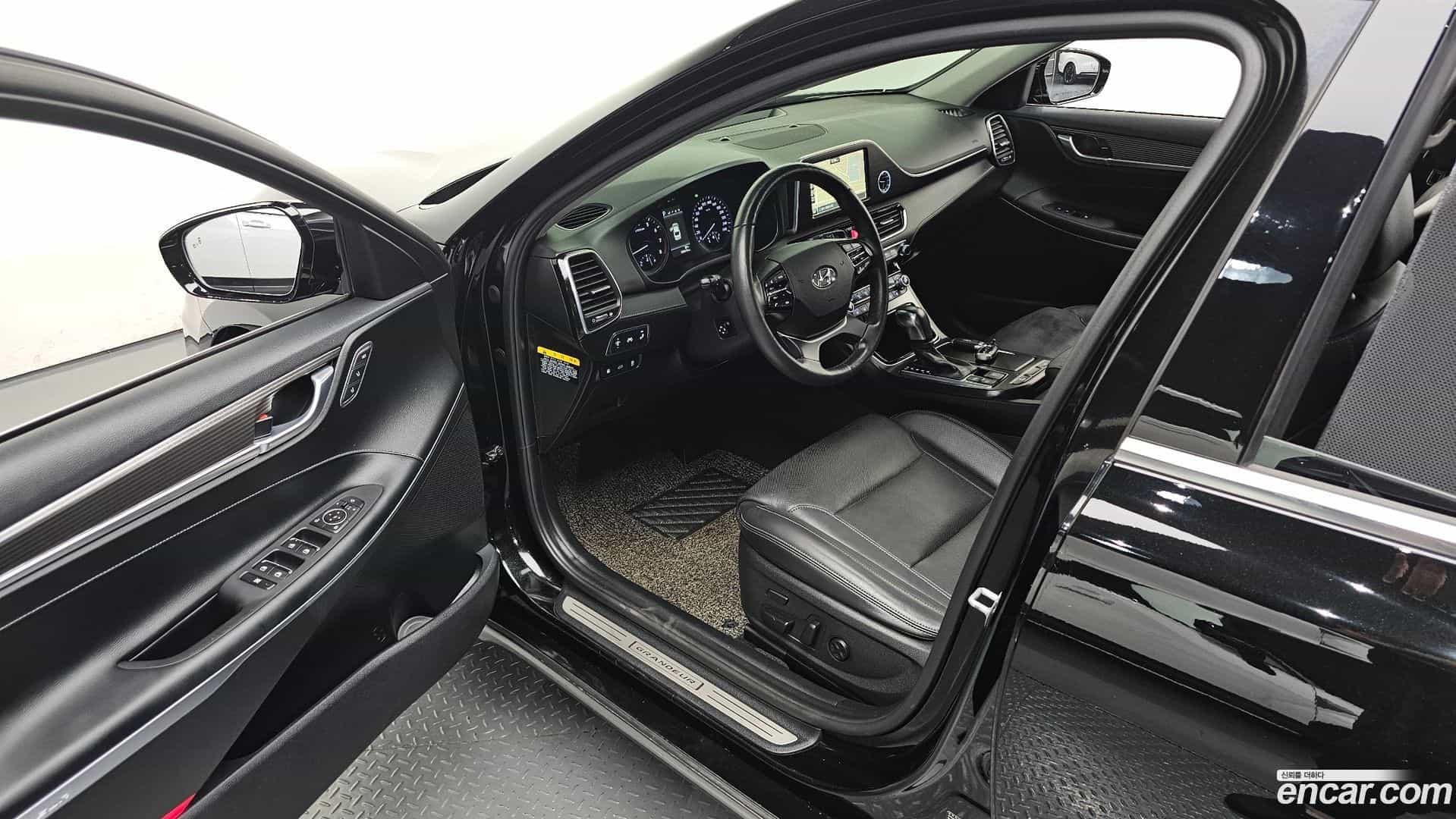 Grandeur Hyundai 2017.6-INNER-010