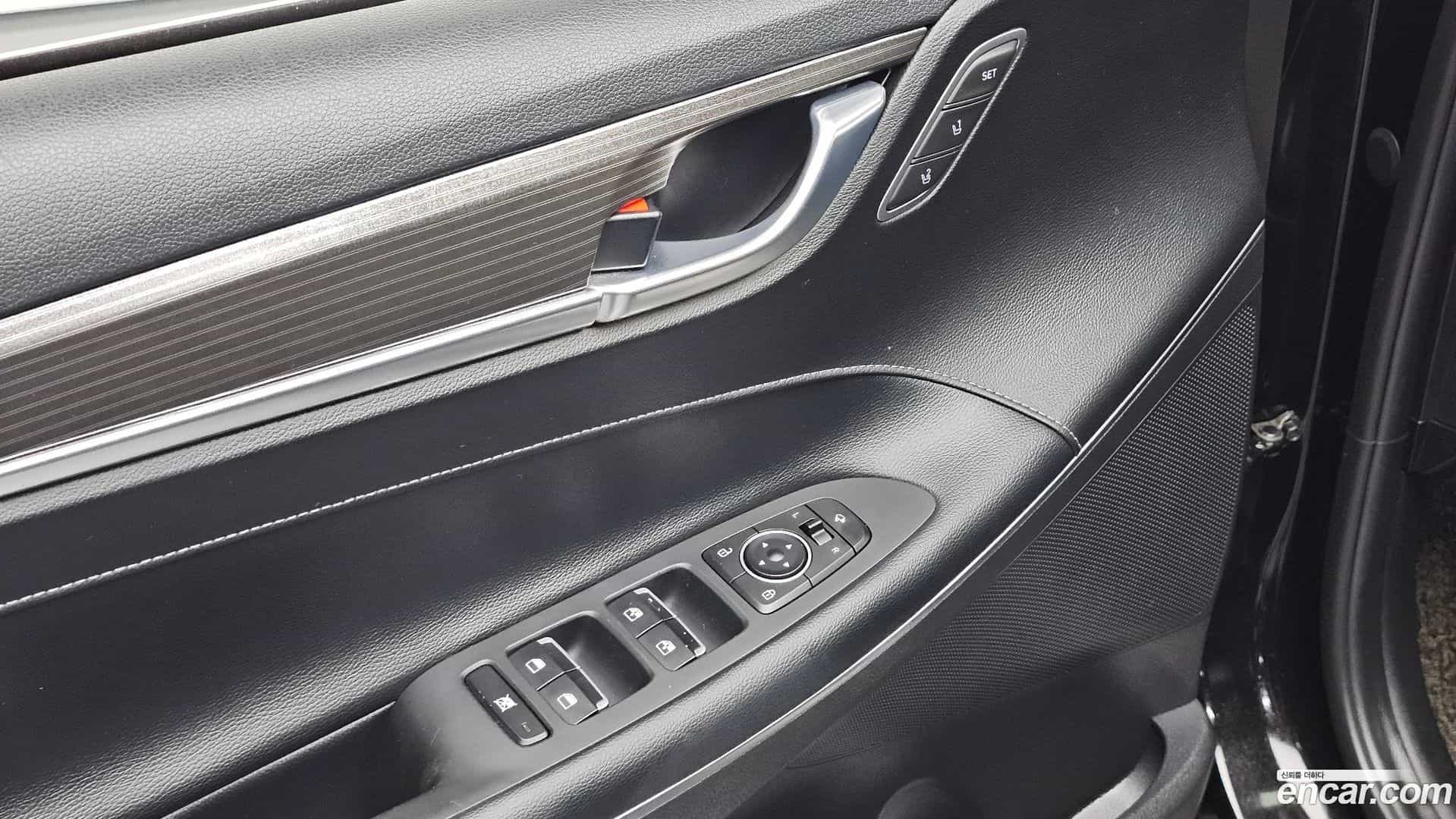 Grandeur Hyundai 2017.6-OPTION-023
