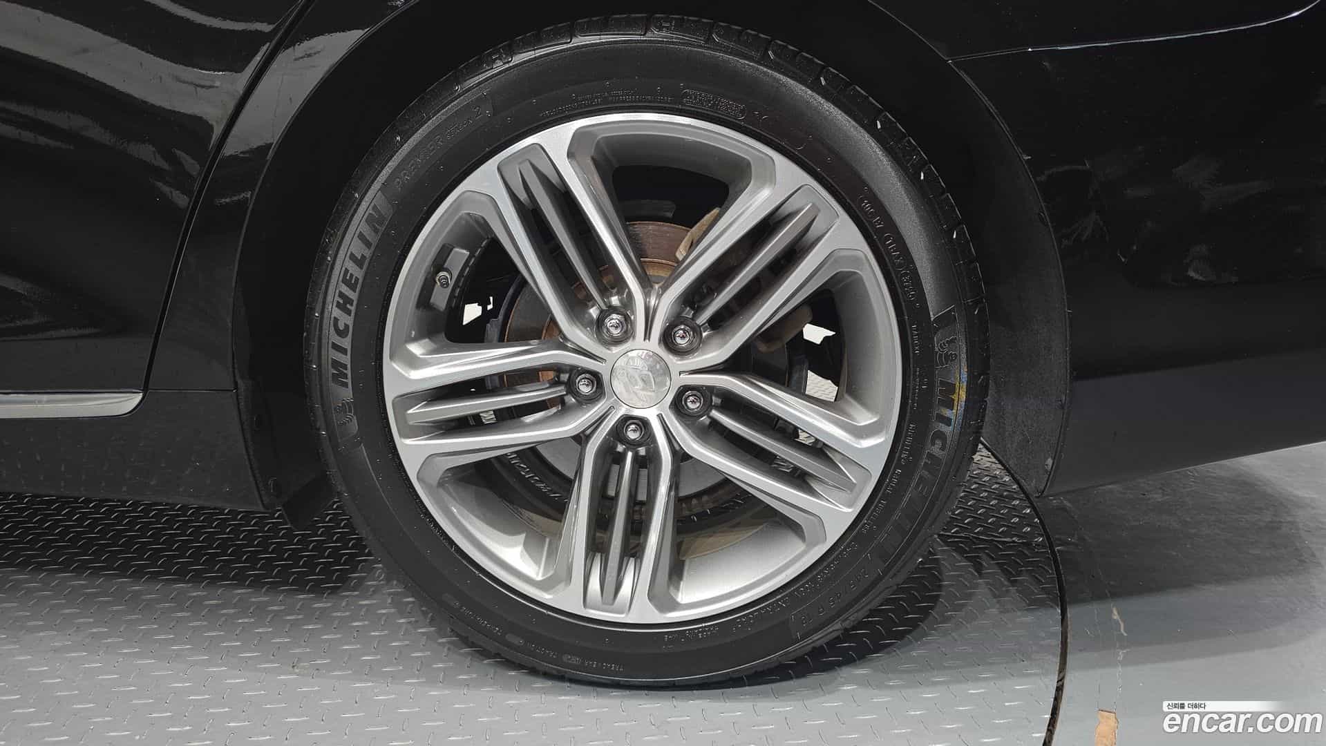 Grandeur Hyundai 2017.6-OUTER-031