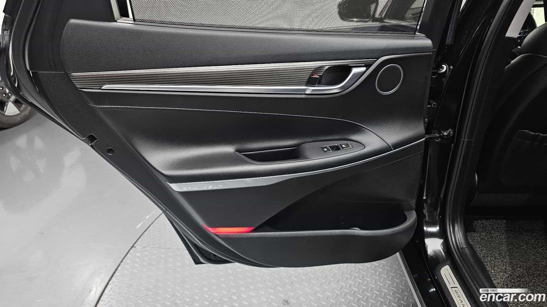 Grandeur Hyundai 2017.6-INNER-035