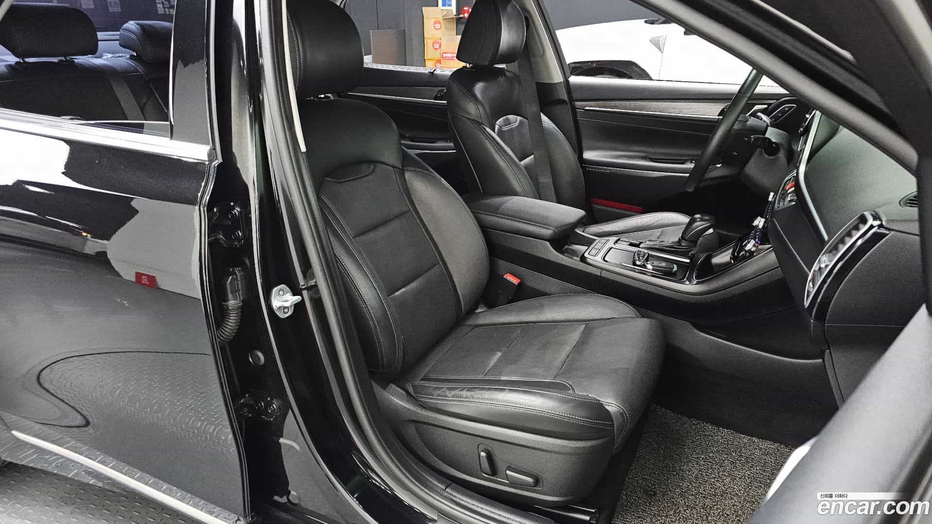 Grandeur Hyundai 2017.6-INNER-036
