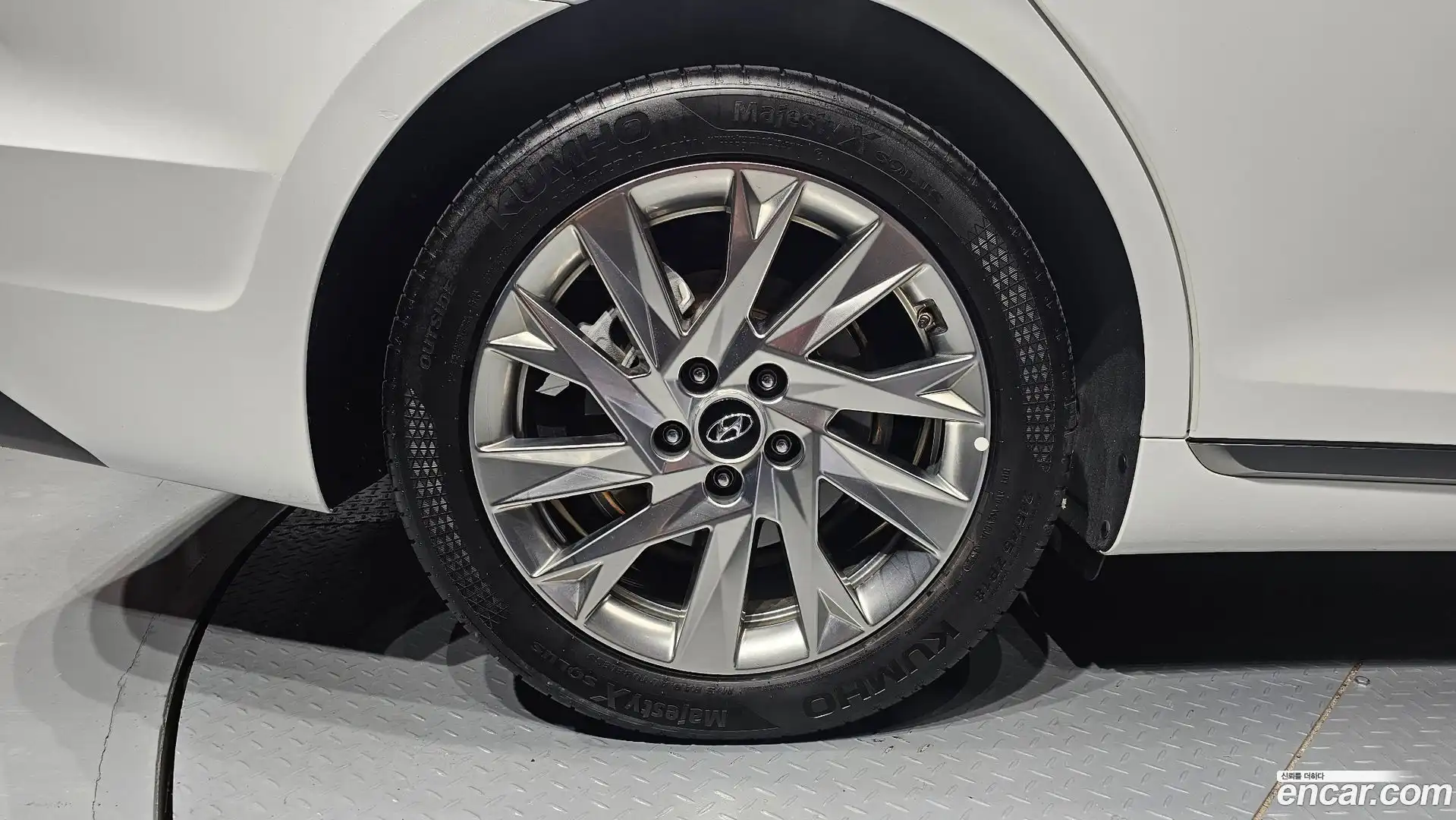 Grandeur Hyundai 2022.0-OUTER-005