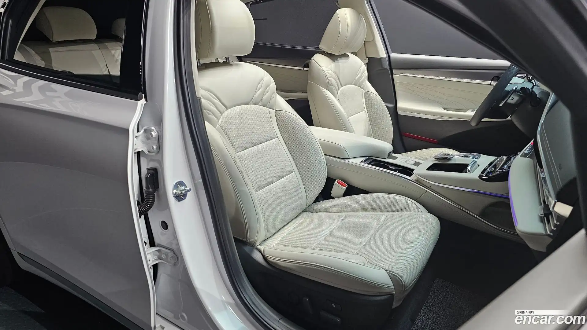 Grandeur Hyundai 2022.0-OPTION-016