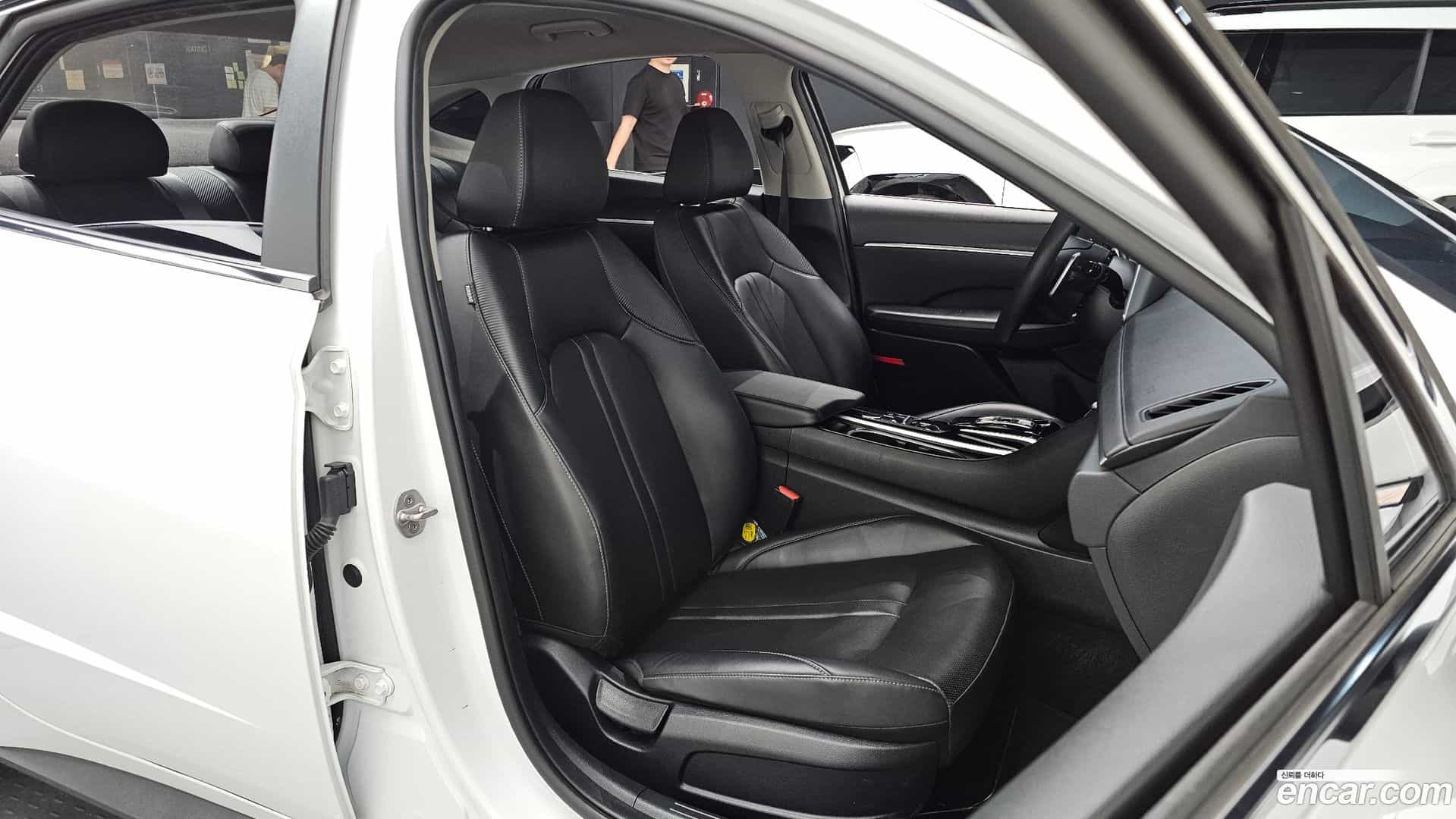 Sonata Hyundai 2023.2-INNER-010