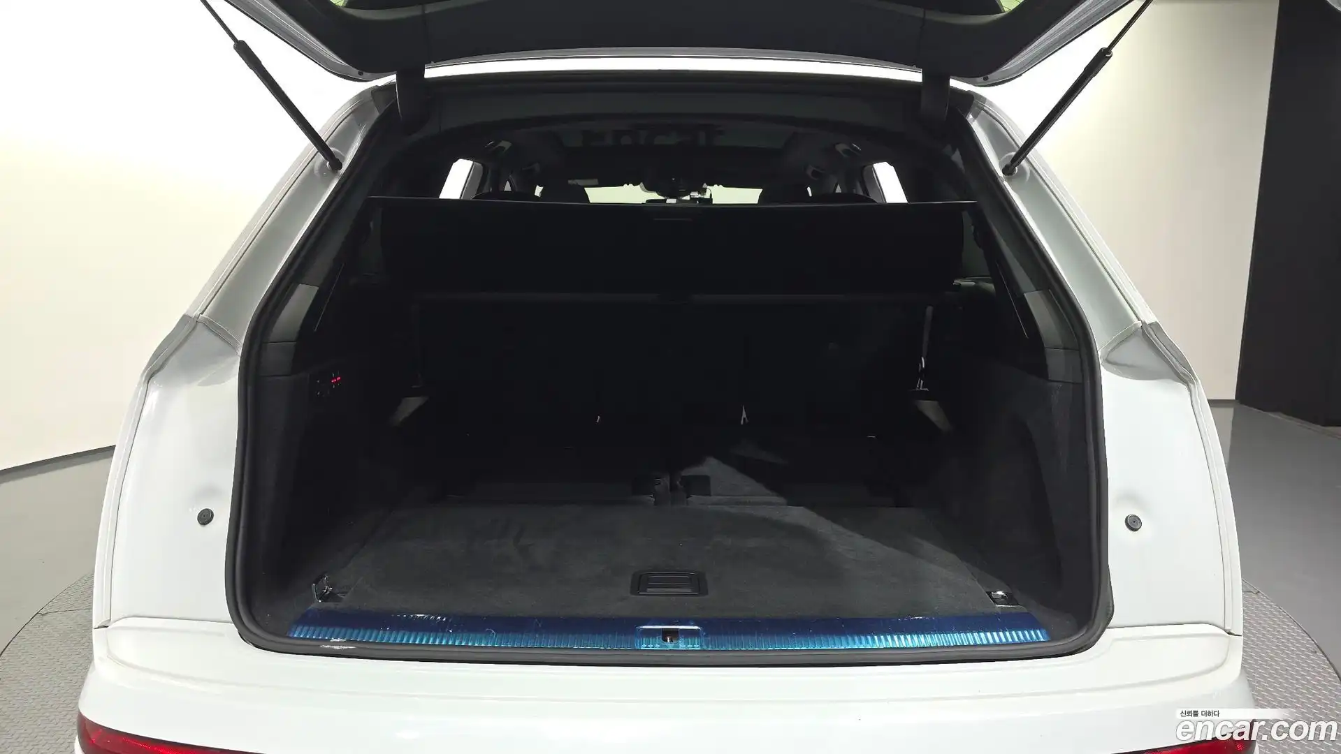 Q7 Audi 2020.6-OPTION-024