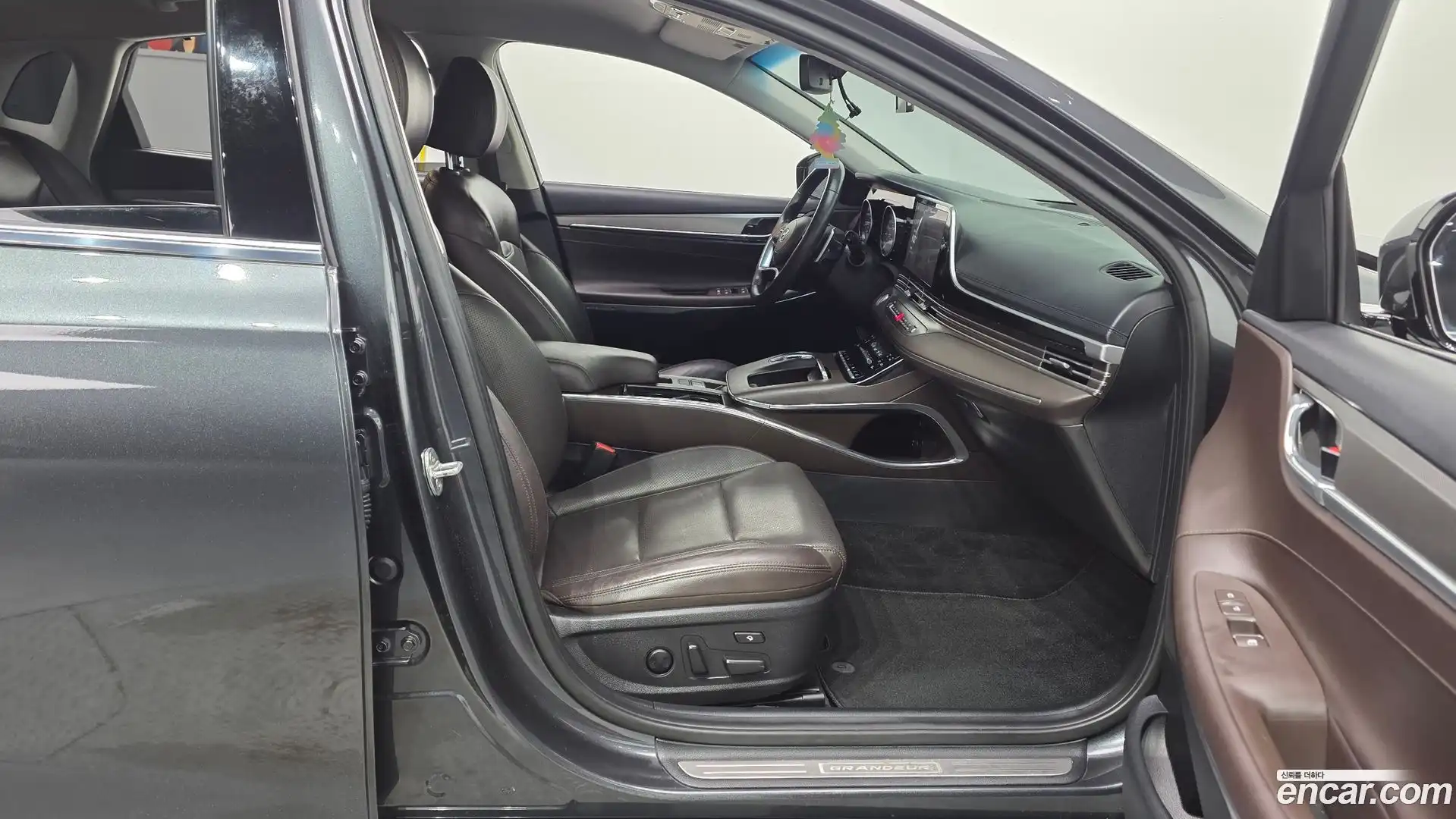Grandeur Hyundai 2021.4-OPTION-015