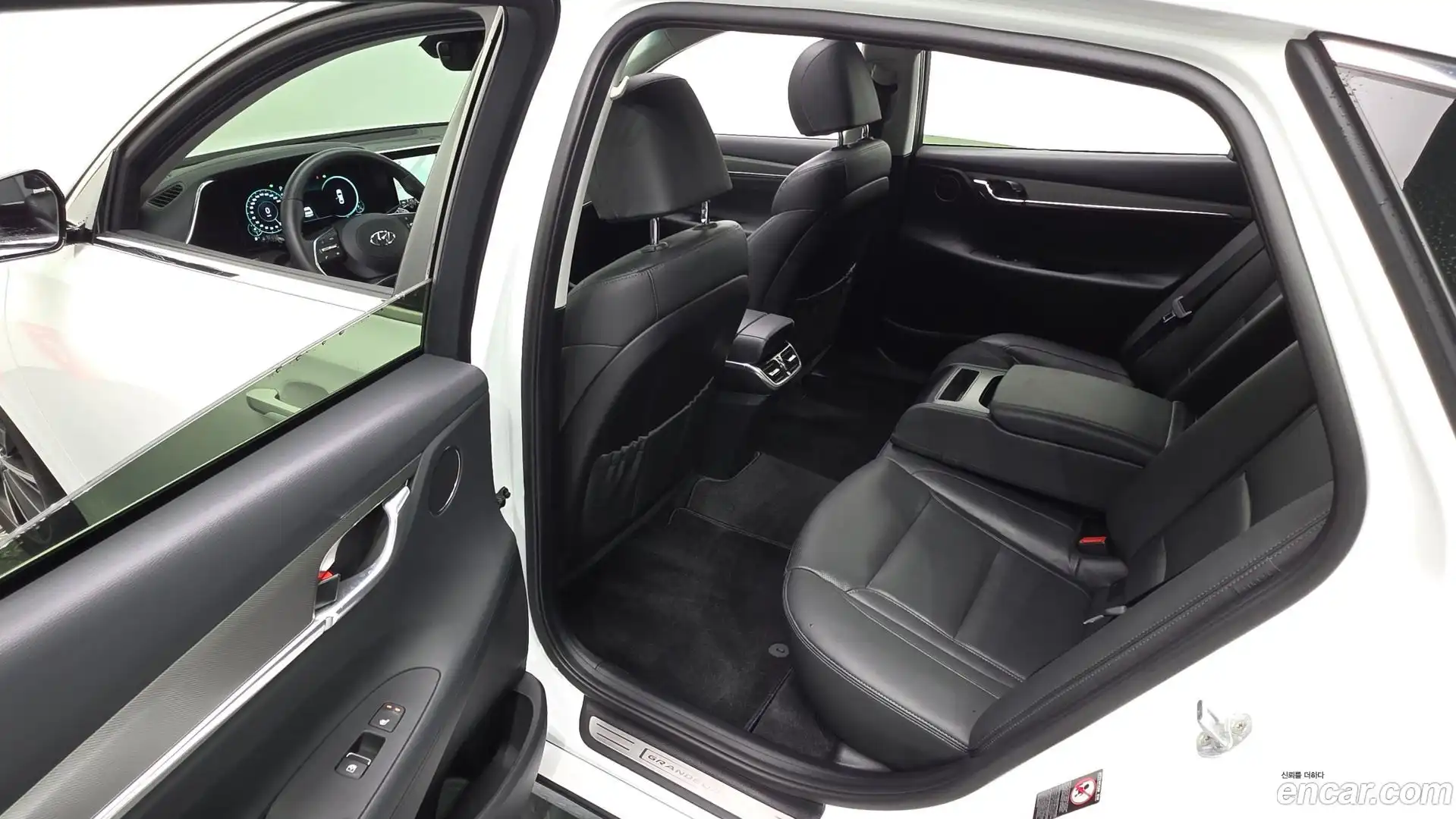 Grandeur Hyundai 2021.5-OPTION-016