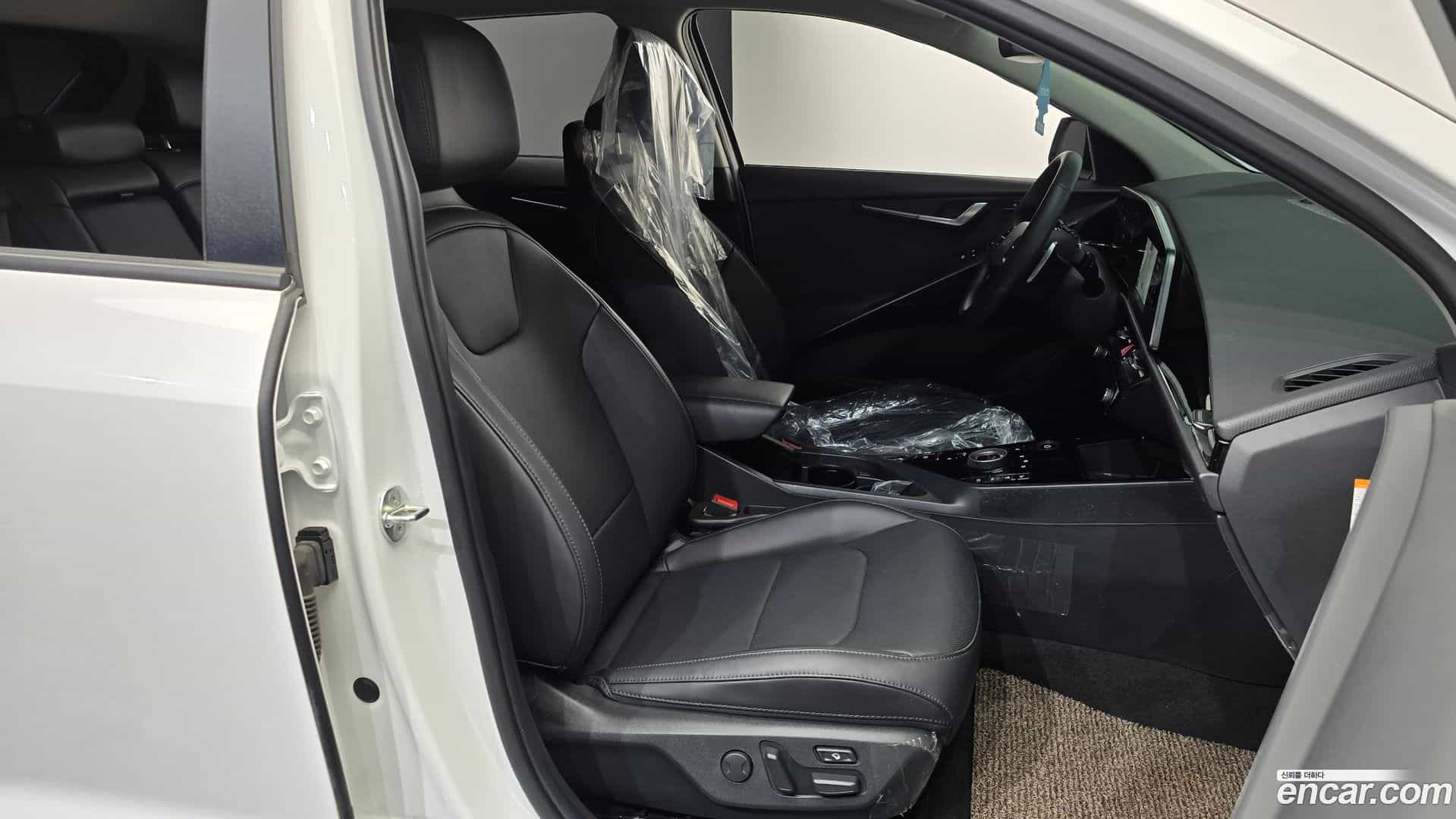 Niro Kia 2023.1-INNER-036