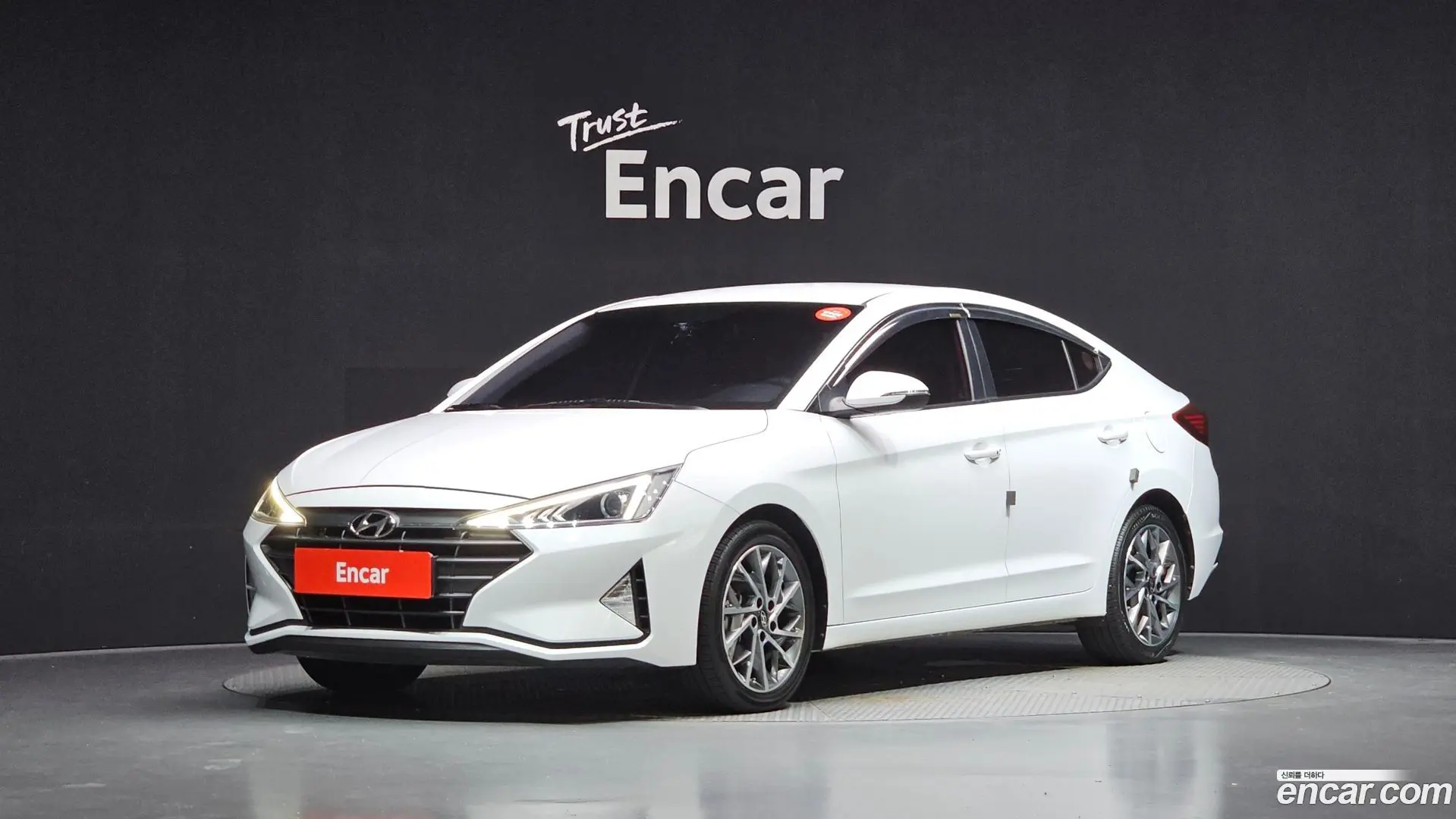 Main__Slider__Photo:AVANTE Hyundai 2019.1-0